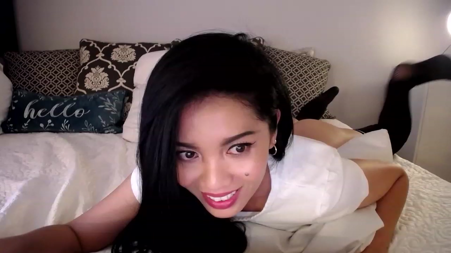 Gallery image thumbnail from AsianLuv_4U's myfreecams stream on, 04/30/2023, 19:23 image 9 of 20