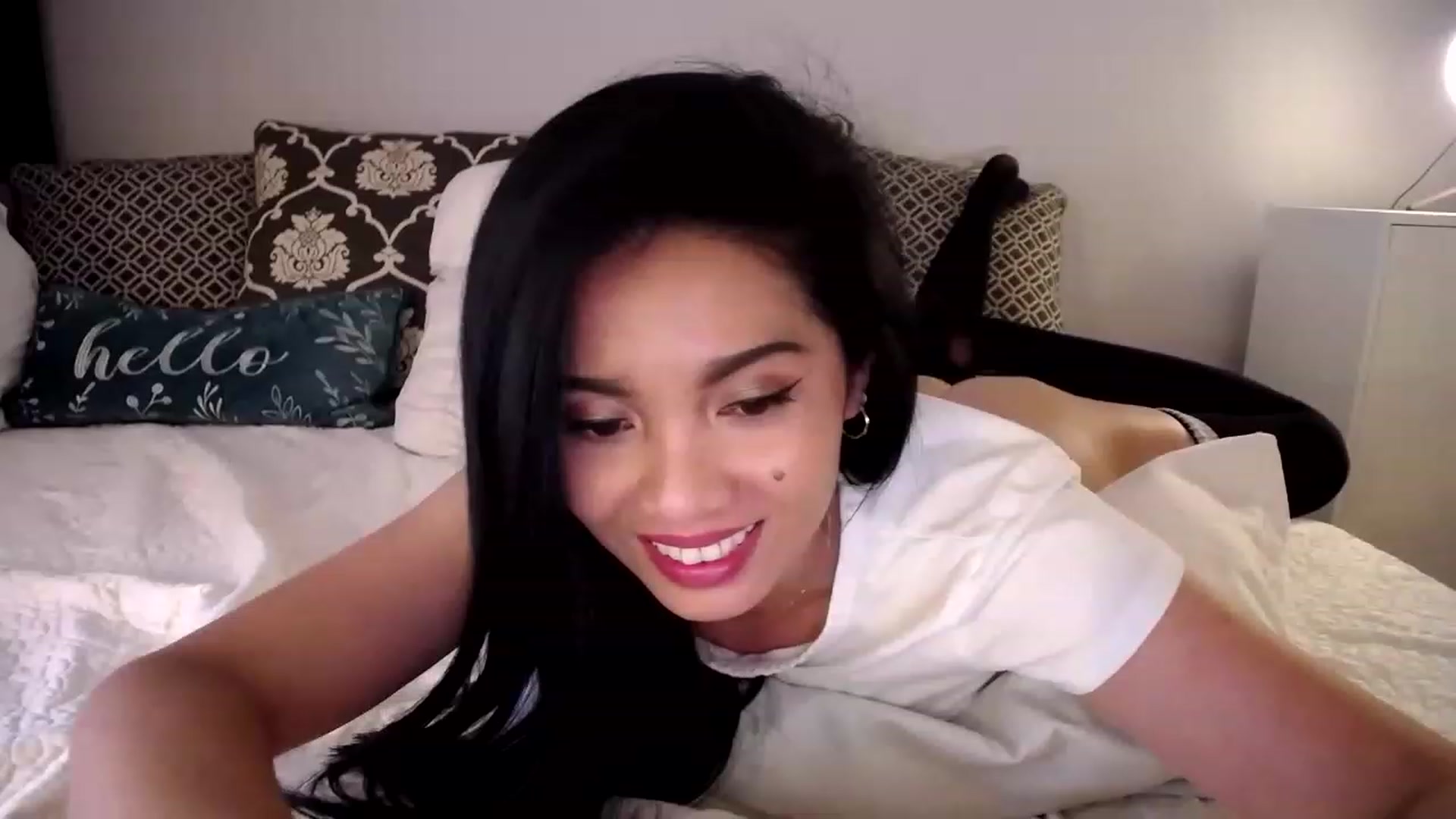 Gallery image thumbnail from AsianLuv_4U's myfreecams stream on, 04/30/2023, 19:23 image 7 of 20