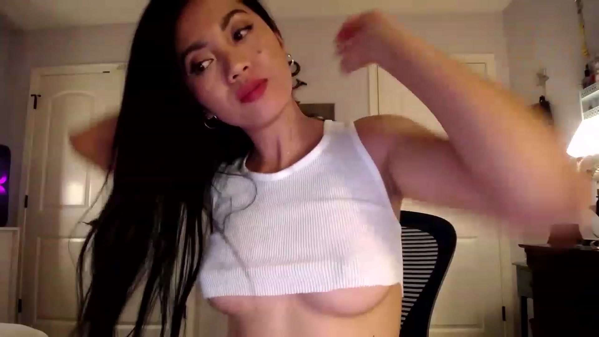 Gallery image thumbnail from AsianLuv_4U's myfreecams stream on, 05/08/2023, 01:10 image 16 of 20