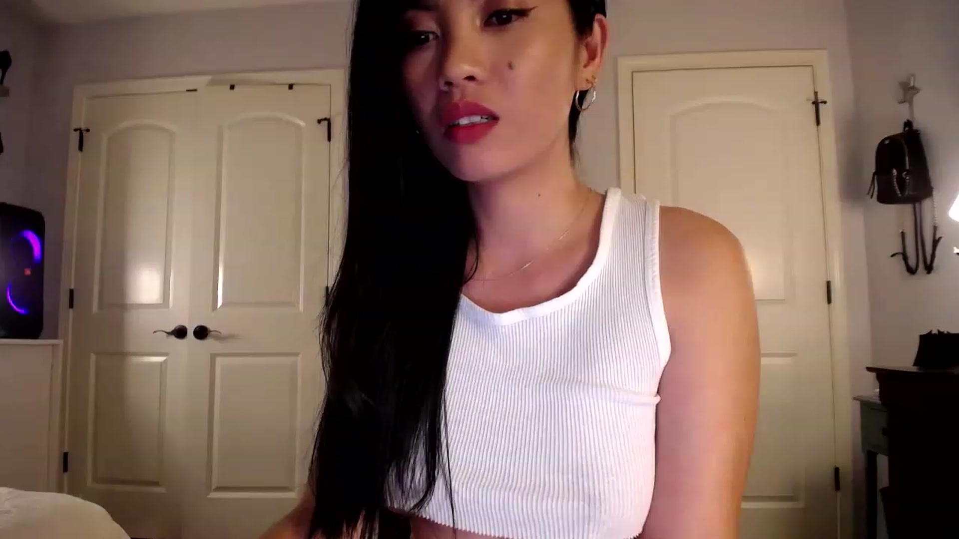 Gallery image thumbnail from AsianLuv_4U's myfreecams stream on, 05/08/2023, 01:10 image 10 of 20