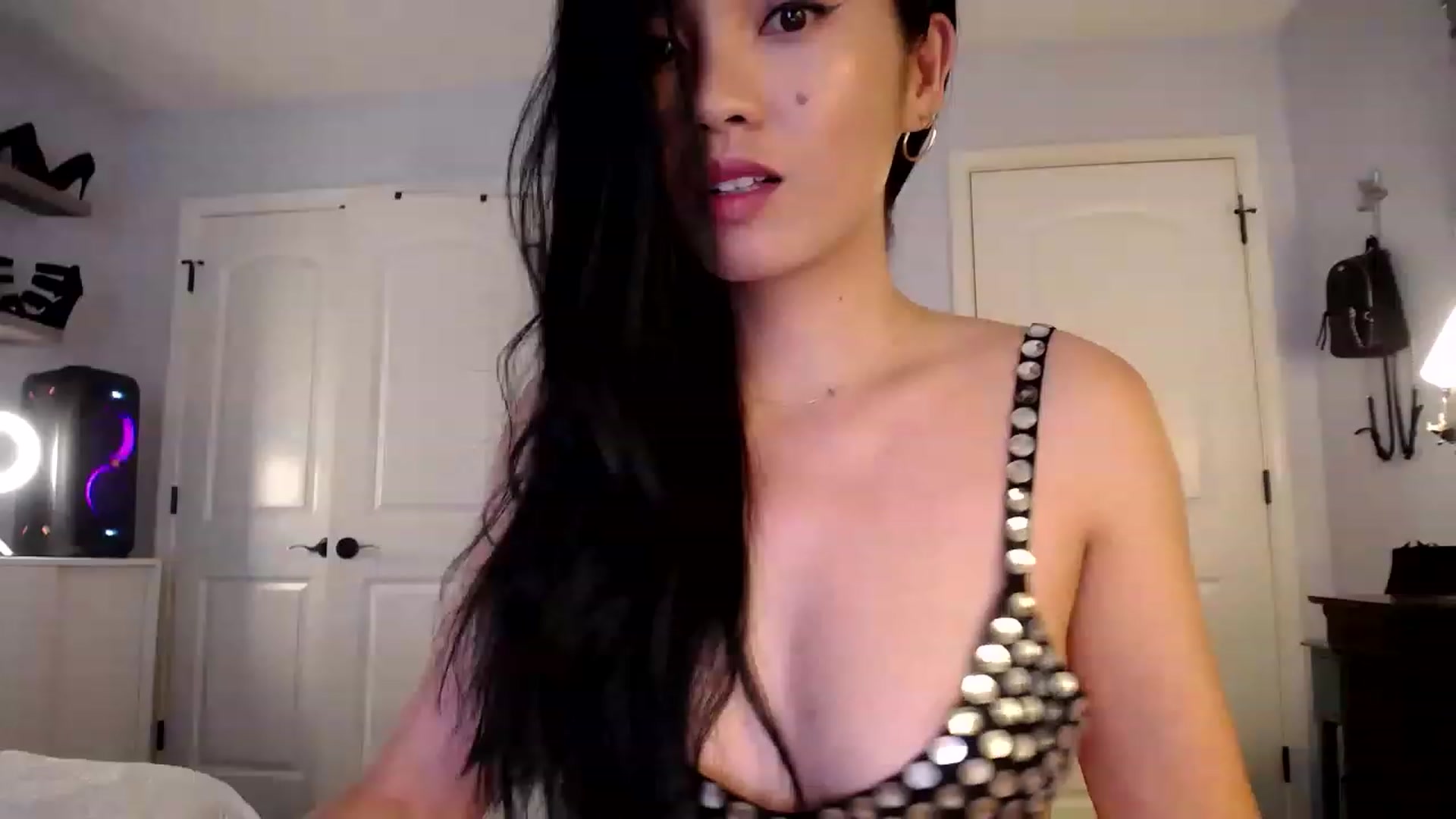 Gallery image thumbnail from AsianLuv_4U's myfreecams stream on, 05/10/2023, 17:13 image 19 of 20