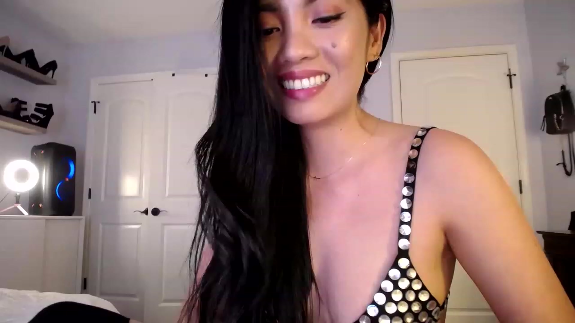 Gallery image thumbnail from AsianLuv_4U's myfreecams stream on, 05/10/2023, 19:20 image 19 of 20