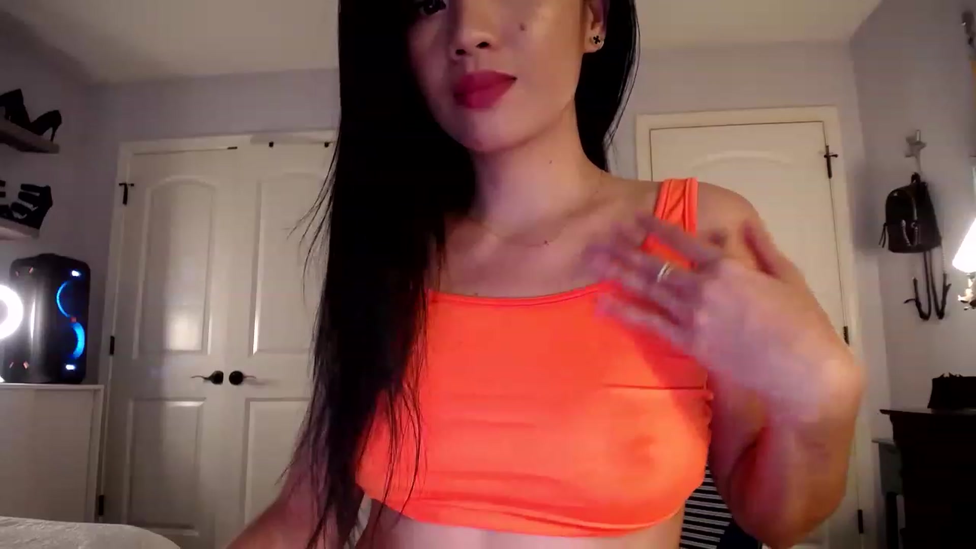Gallery image thumbnail from AsianLuv_4U's myfreecams stream on, 05/11/2023, 16:59 image 5 of 20
