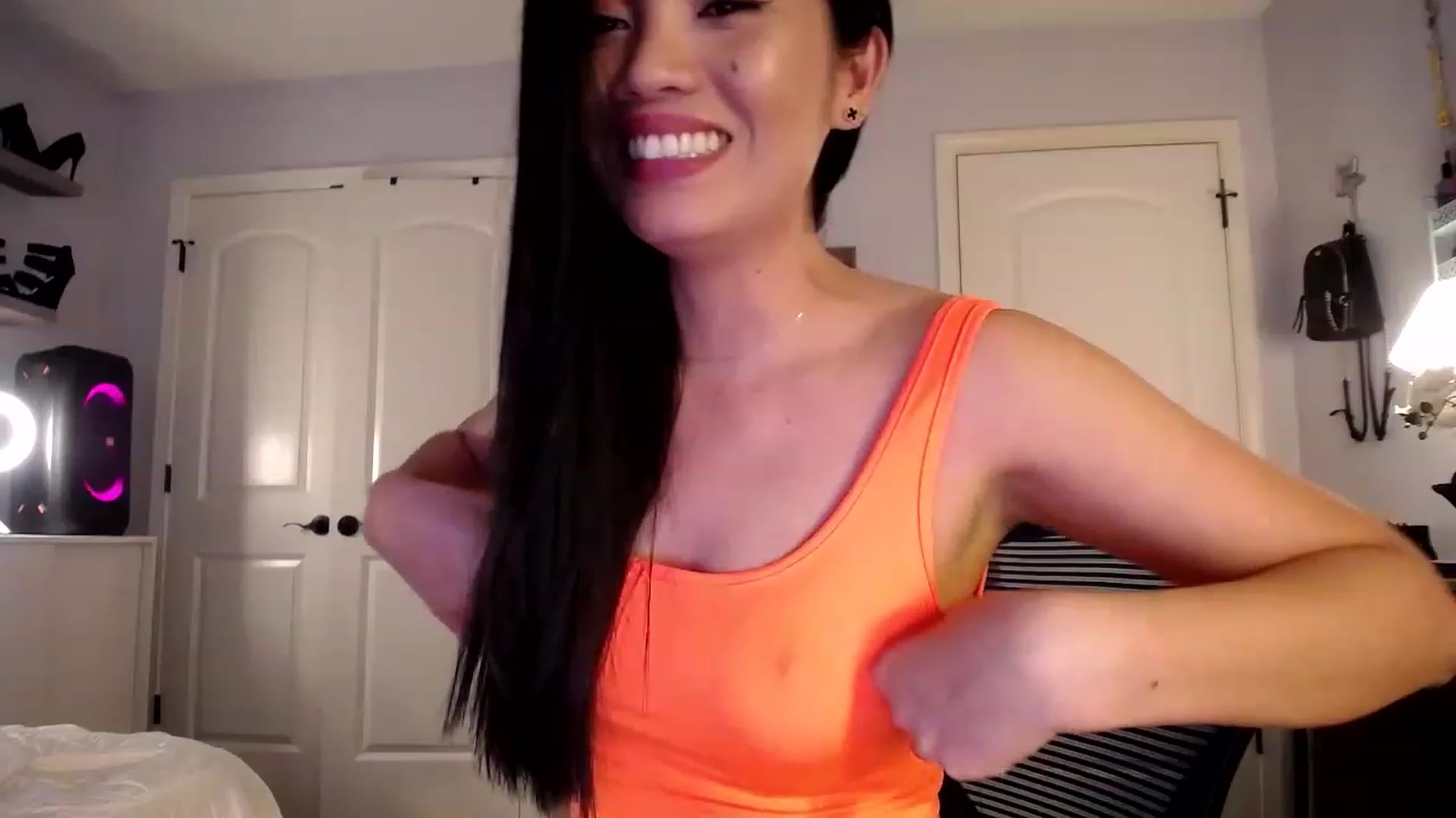 Gallery image thumbnail from AsianLuv_4U's myfreecams stream on, 05/11/2023, 18:30 image 16 of 20