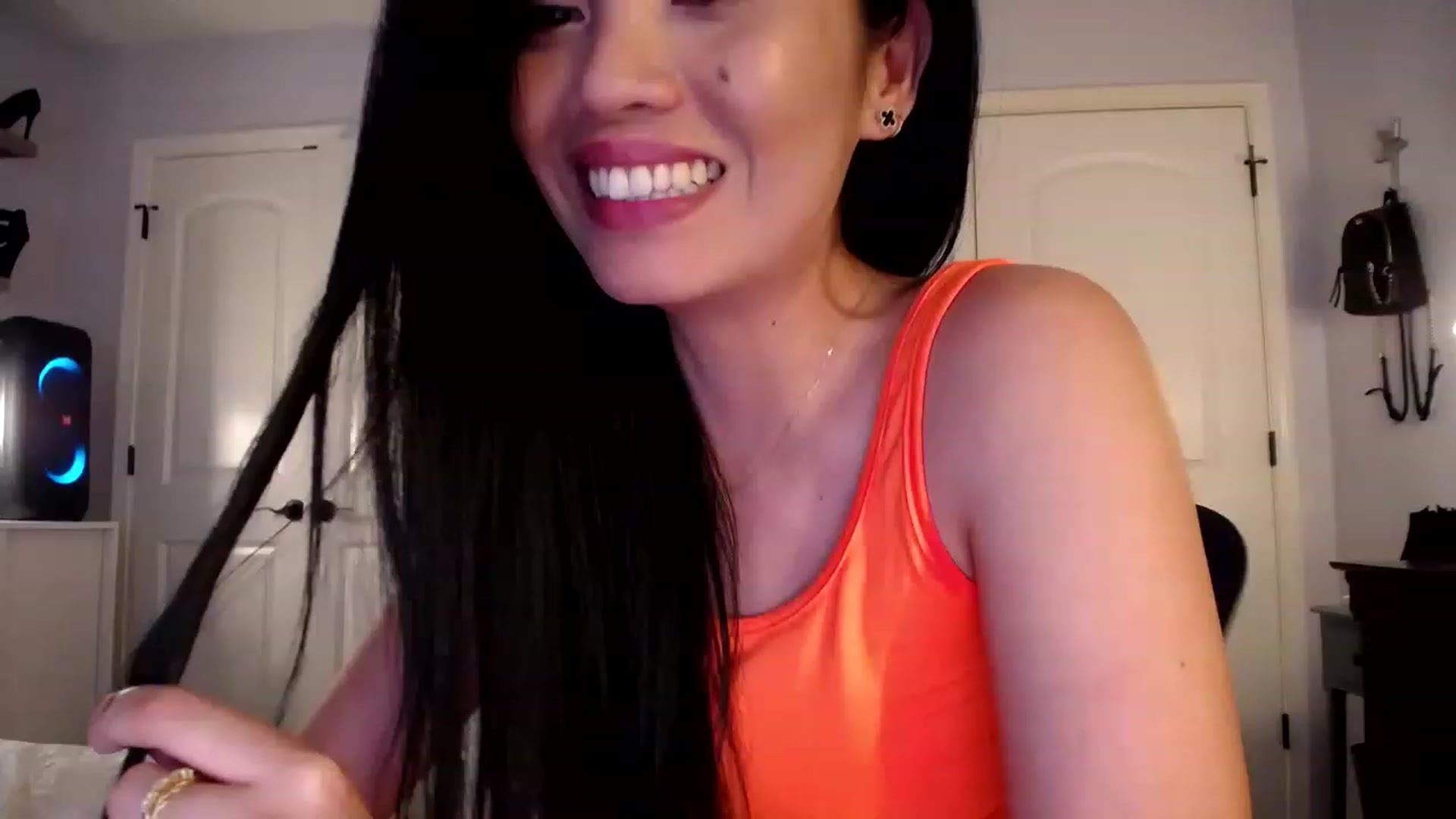 Gallery image thumbnail from AsianLuv_4U's myfreecams stream on, 05/11/2023, 19:43 image 7 of 20