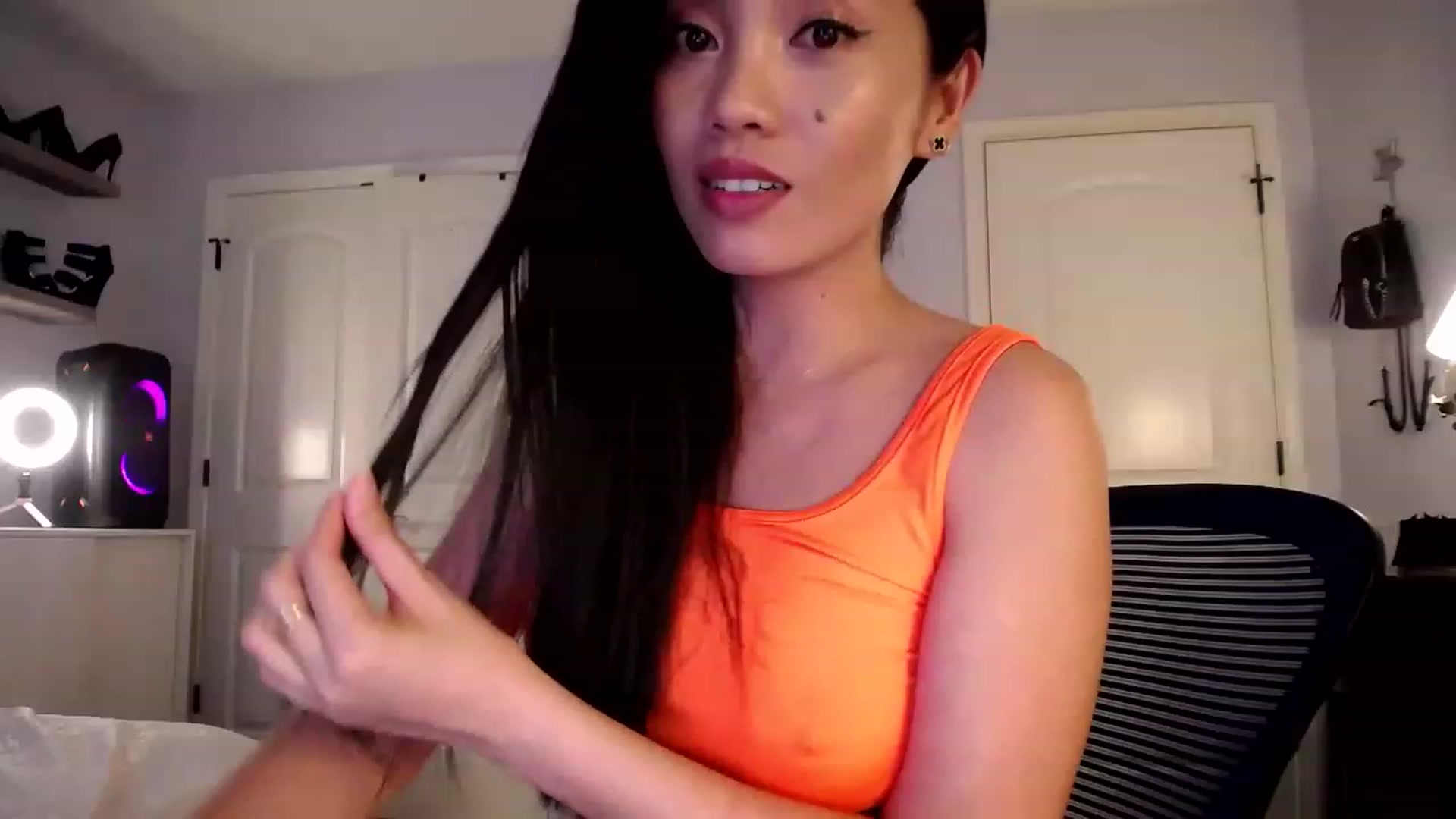 Gallery image thumbnail from AsianLuv_4U's myfreecams stream on, 05/11/2023, 19:43 image 15 of 20
