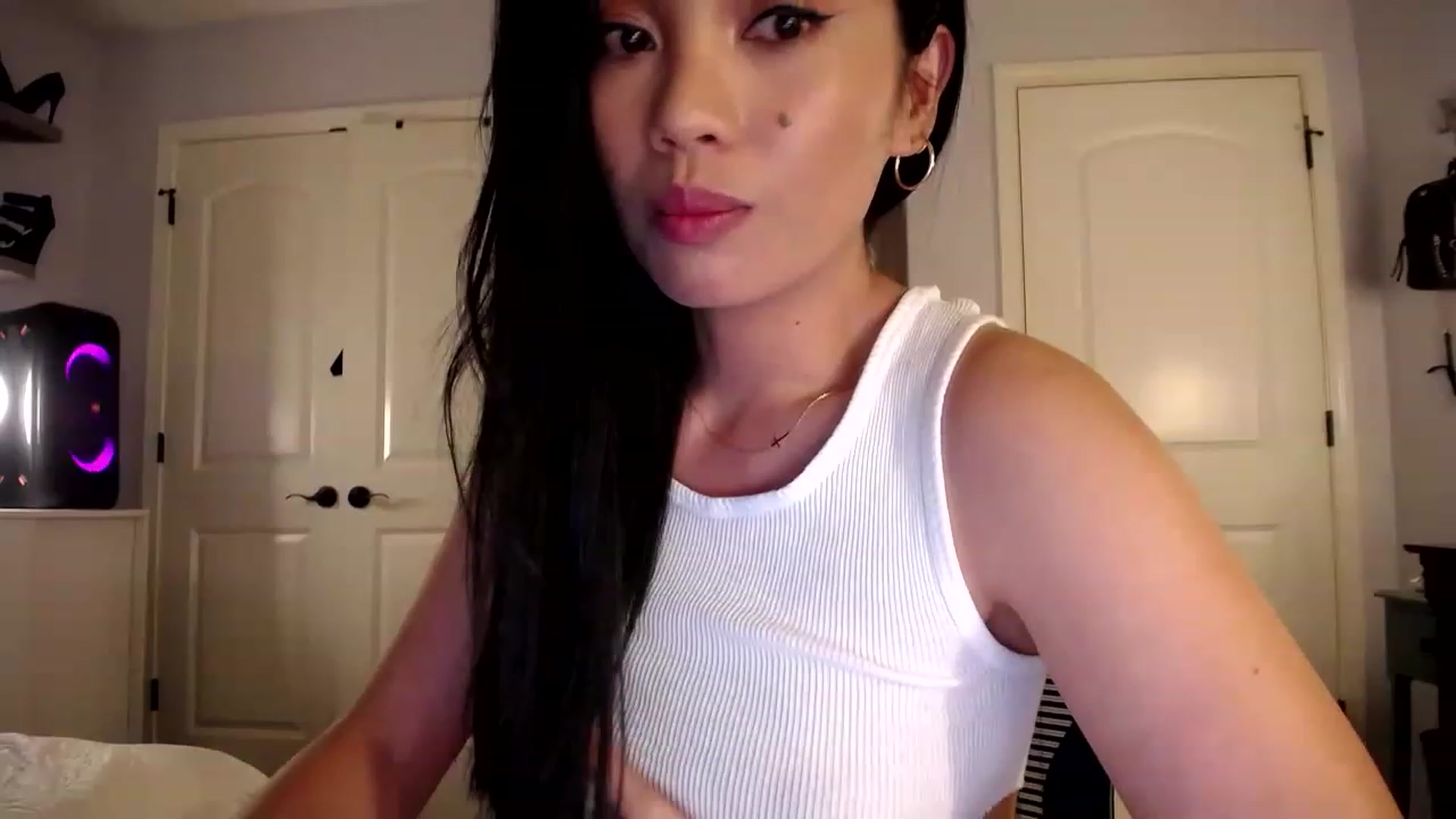 Gallery image thumbnail from AsianLuv_4U's myfreecams stream on, 06/12/2023, 24:49 image 8 of 20