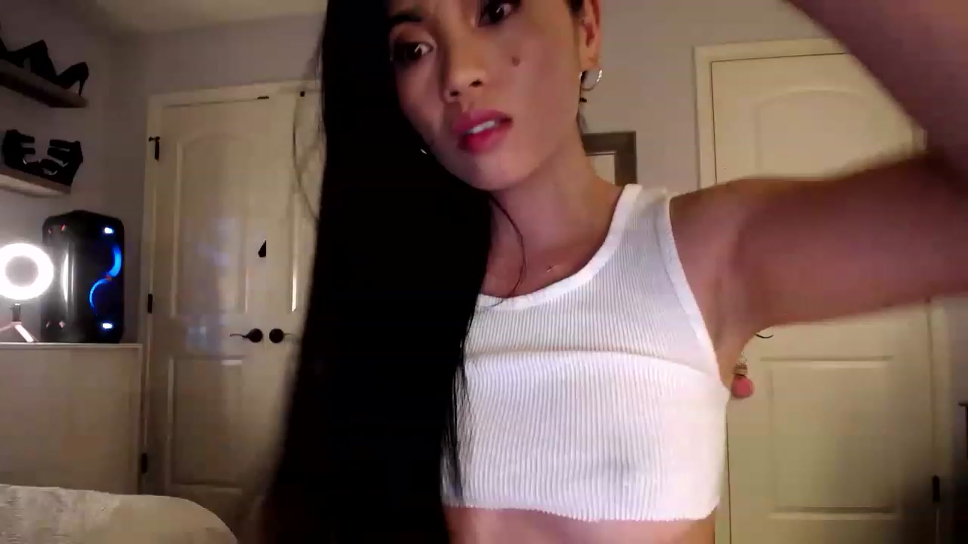 Gallery image thumbnail from AsianLuv_4U's myfreecams stream on, 06/12/2023, 24:49 image 1 of 20