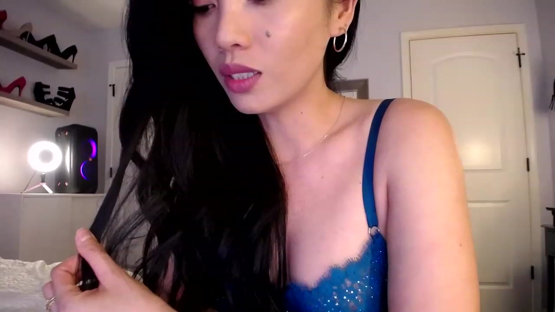 Gallery image thumbnail from AsianLuv_4U's myfreecams stream on, 06/15/2023, 17:23 image 10 of 20