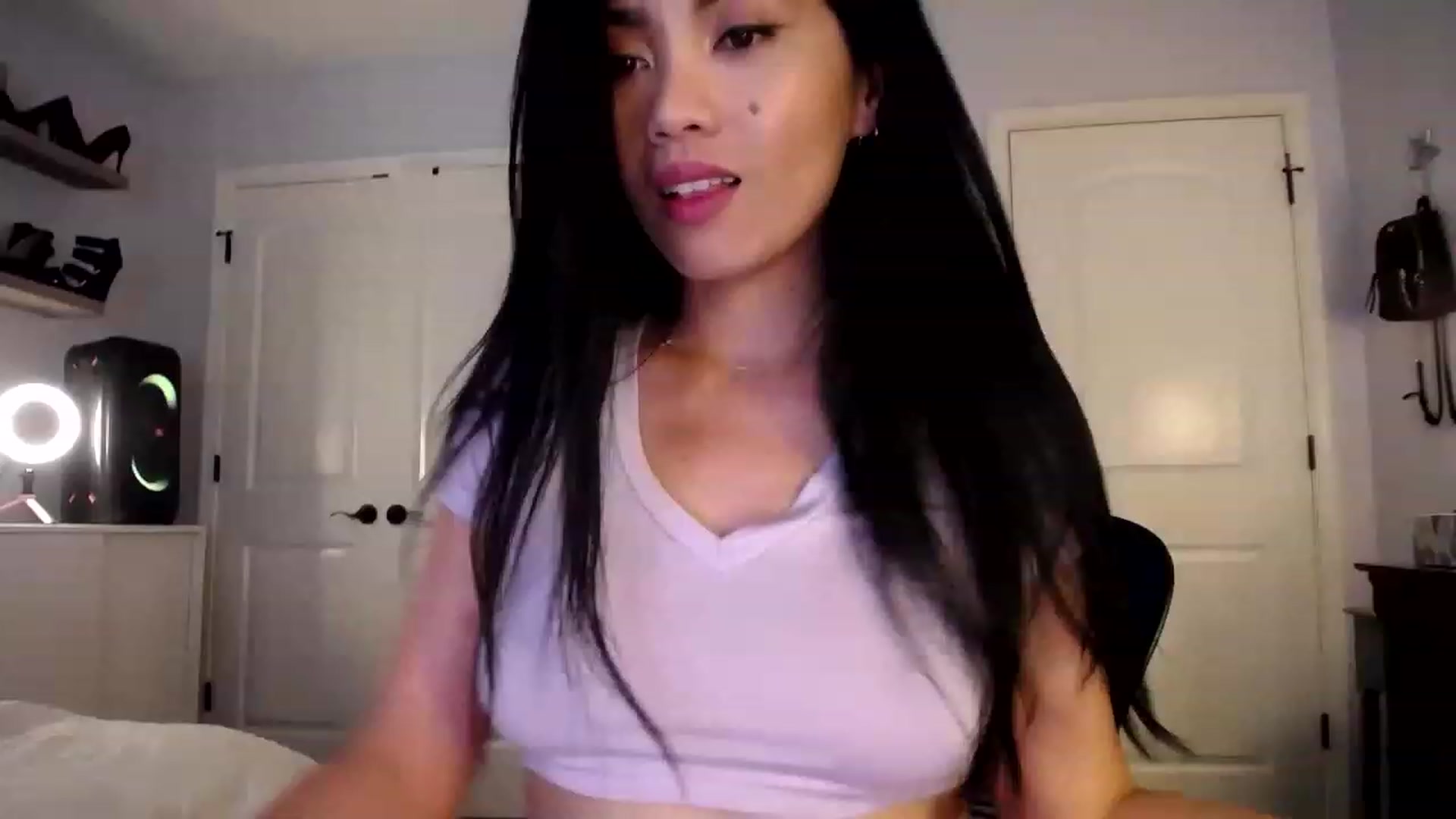 Gallery image thumbnail from AsianLuv_4U's myfreecams stream on, 06/26/2023, 17:19 image 17 of 20