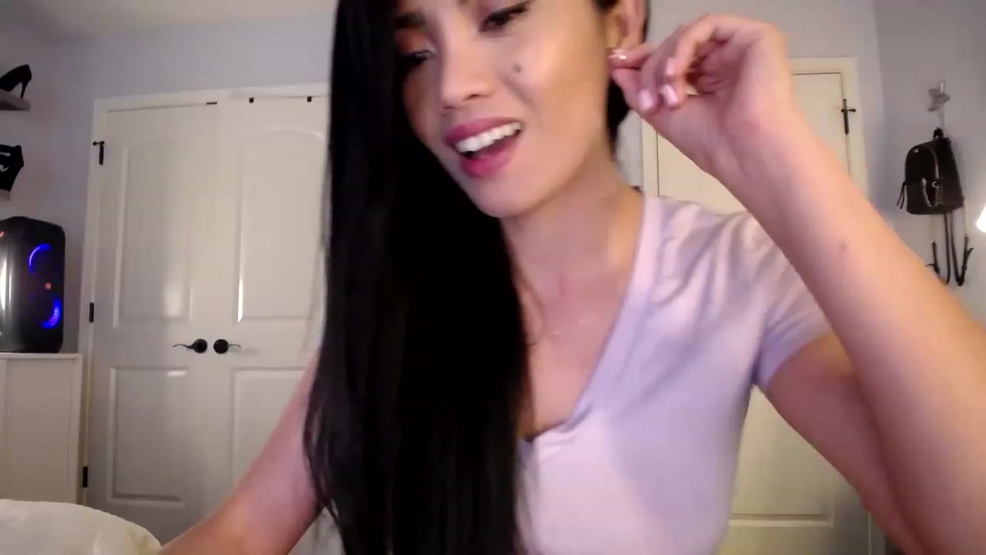 Gallery image thumbnail from AsianLuv_4U's myfreecams stream on, 06/26/2023, 17:19 image 9 of 20