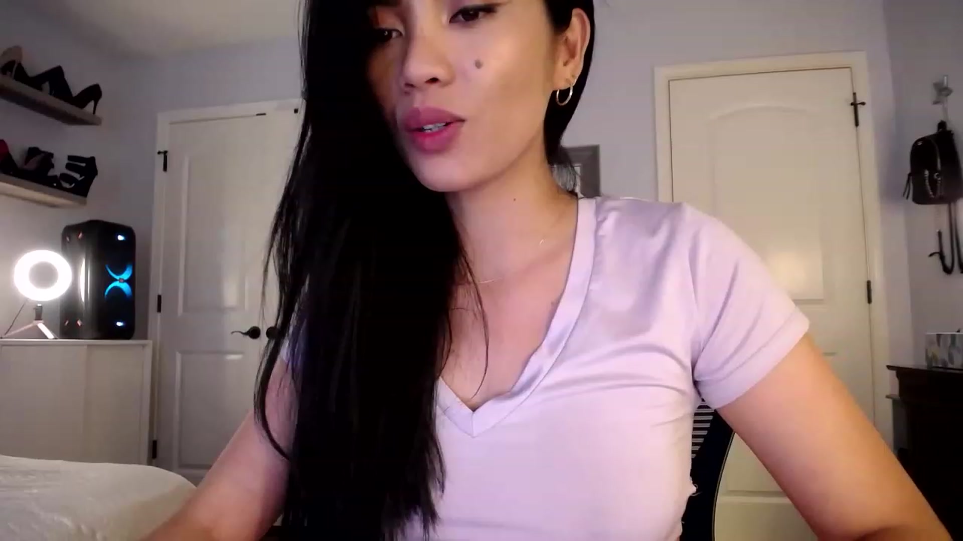 Gallery image thumbnail from AsianLuv_4U's myfreecams stream on, 06/26/2023, 19:51 image 1 of 20