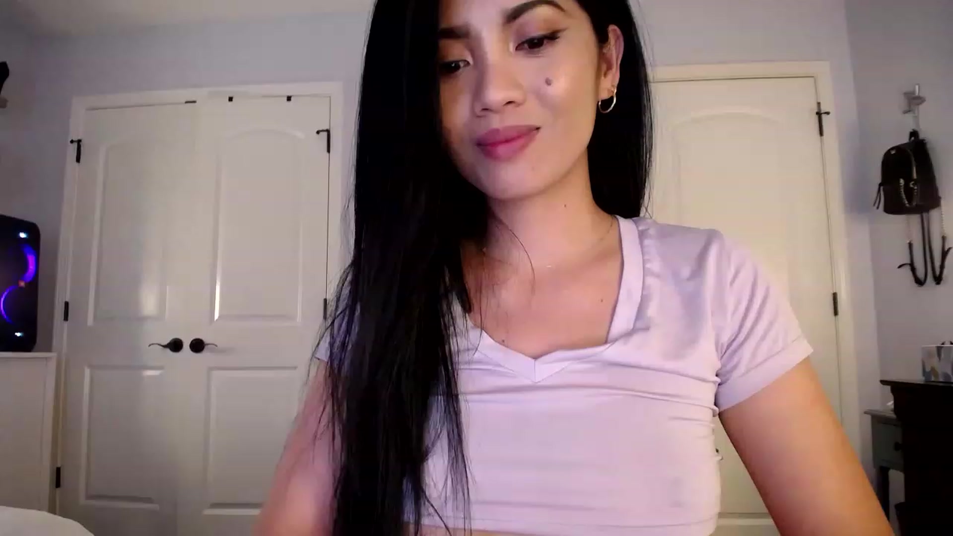Gallery image thumbnail from AsianLuv_4U's myfreecams stream on, 06/26/2023, 19:51 image 11 of 20