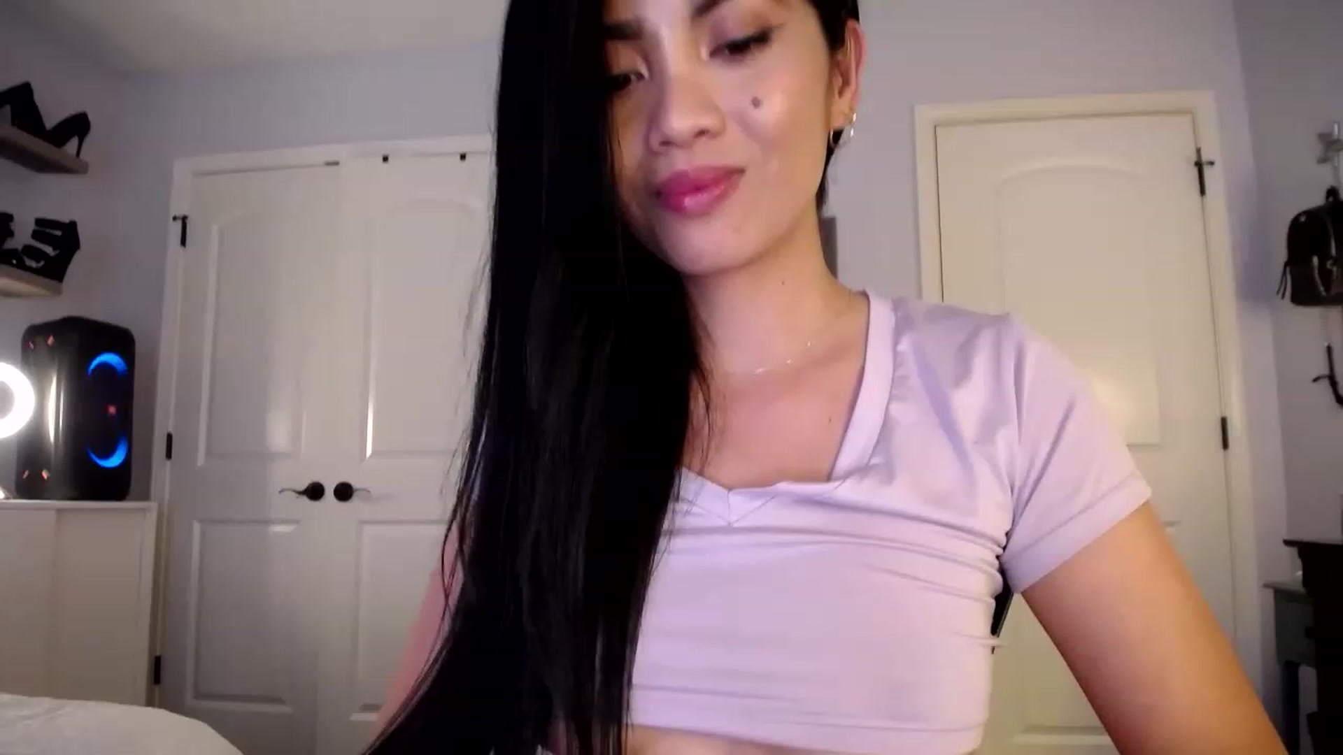Gallery image thumbnail from AsianLuv_4U's myfreecams stream on, 06/26/2023, 19:51 image 14 of 20