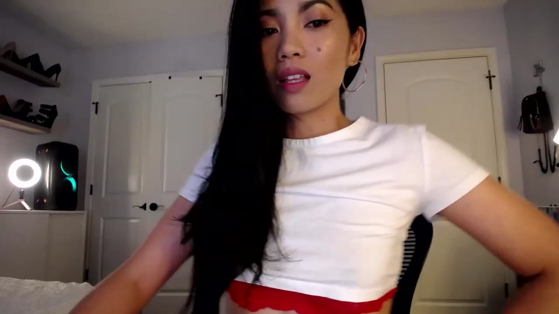 Gallery image thumbnail from AsianLuv_4U's myfreecams stream on, 06/30/2023, 17:09 image 4 of 20