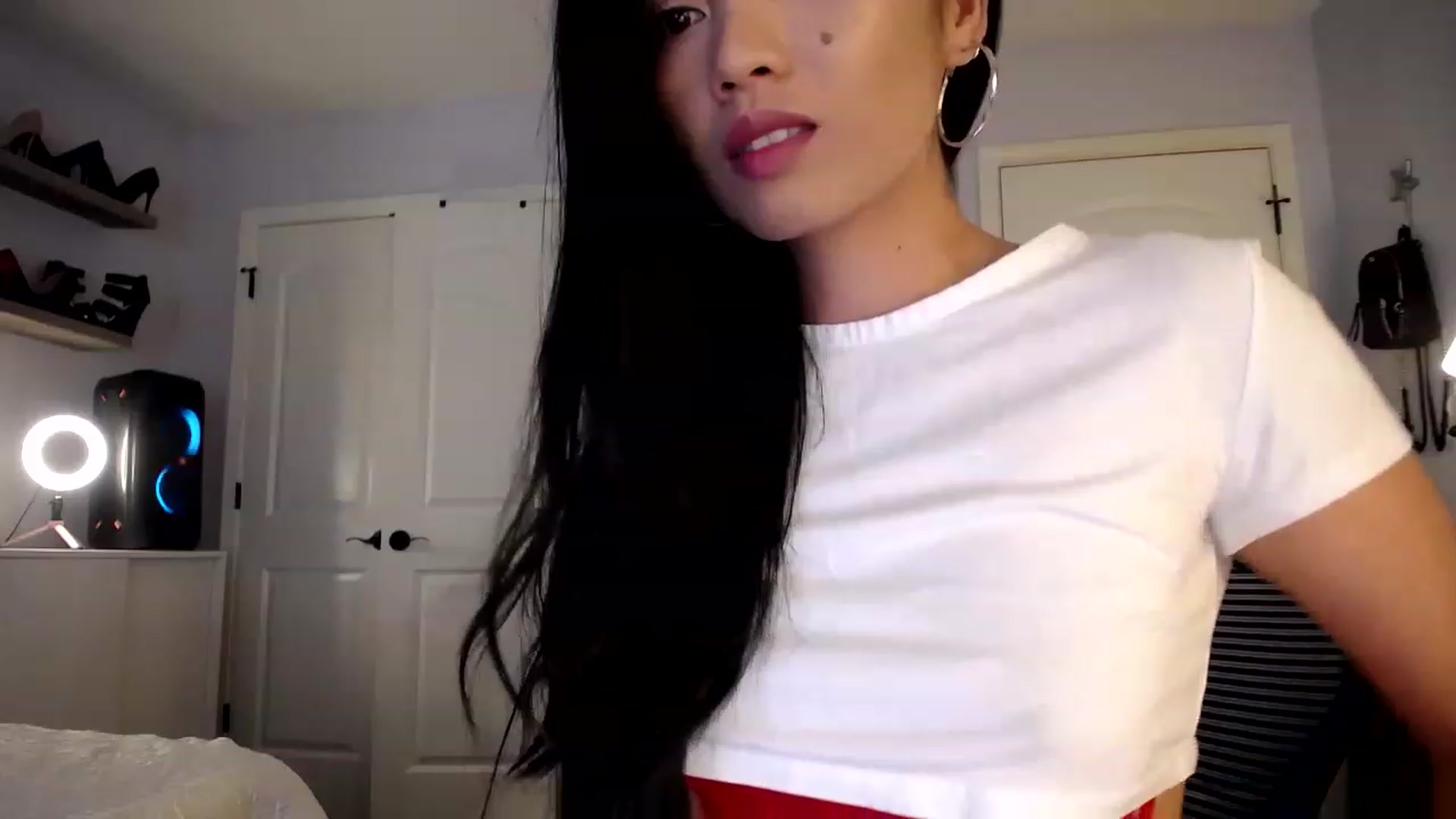 Gallery image thumbnail from AsianLuv_4U's myfreecams stream on, 06/30/2023, 17:09 image 5 of 20