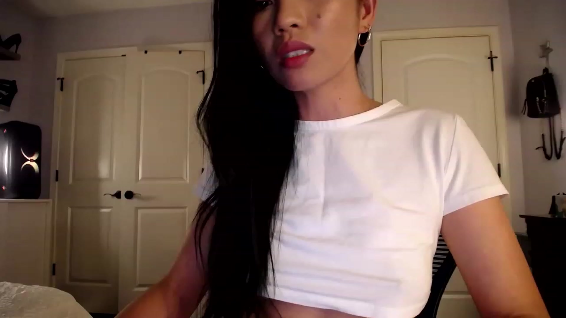 Gallery image thumbnail from AsianLuv_4U's myfreecams stream on, 07/03/2023, 24:02 image 14 of 20