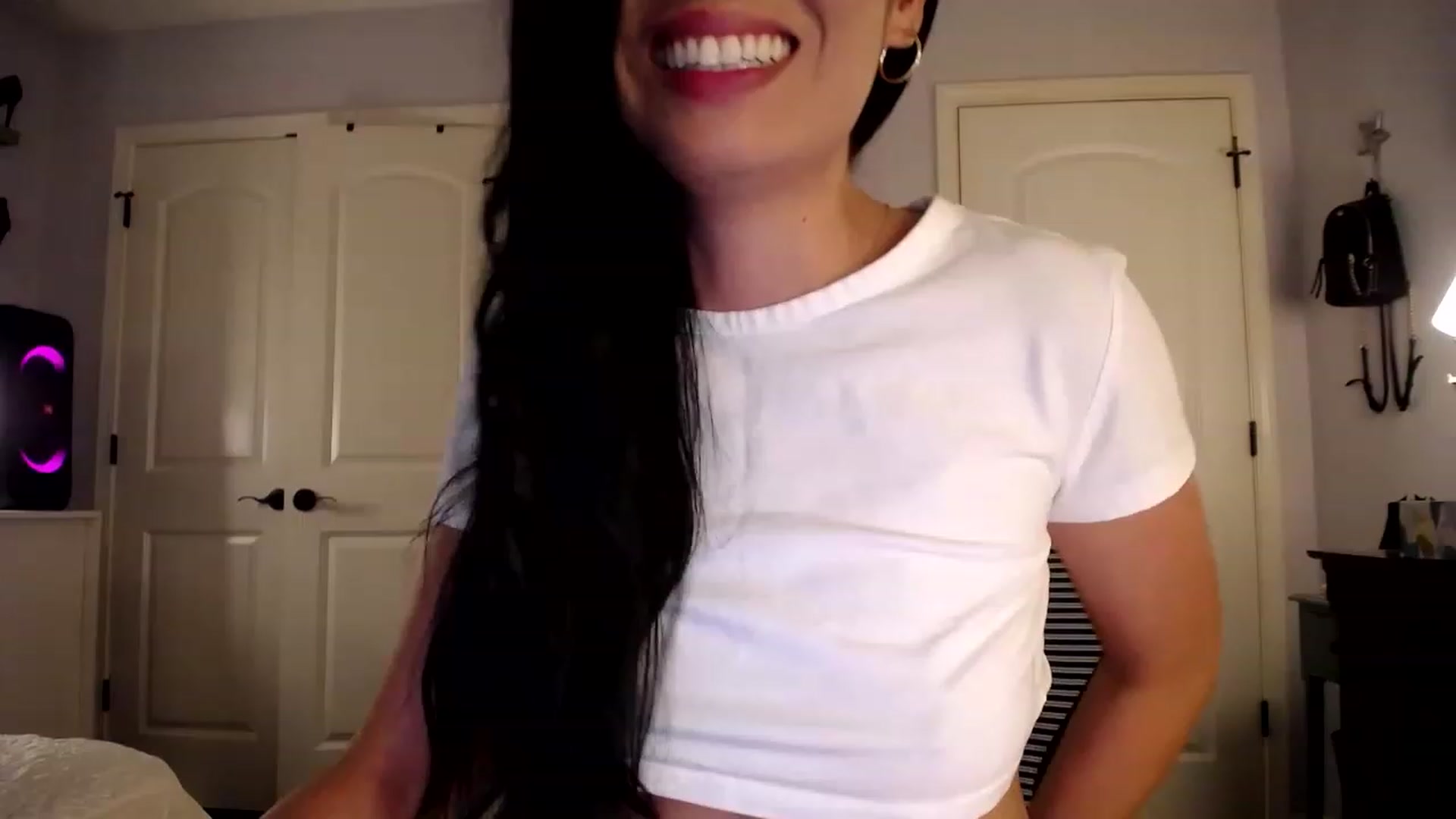 Gallery image thumbnail from AsianLuv_4U's myfreecams stream on, 07/03/2023, 24:02 image 1 of 20