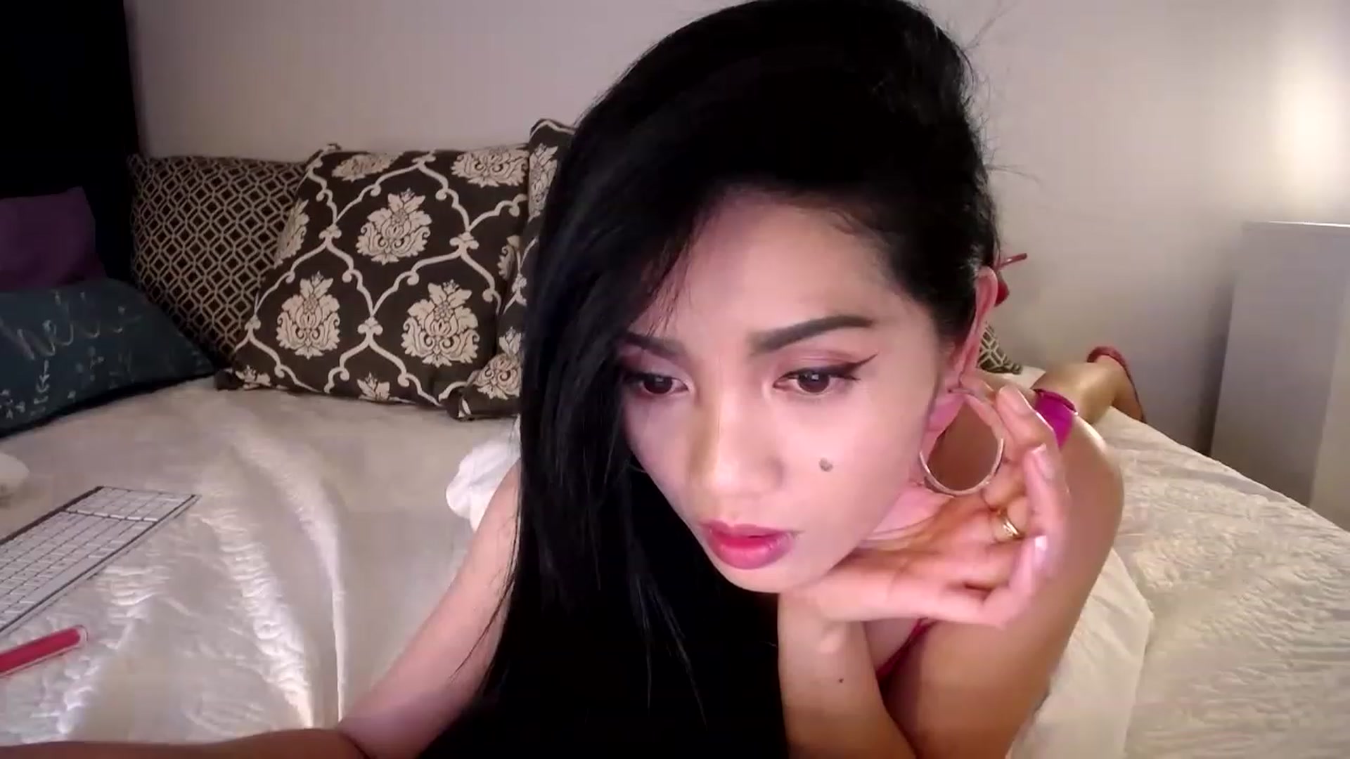 Gallery image thumbnail from AsianLuv_4U's myfreecams stream on, 07/13/2023, 18:32 image 20 of 20