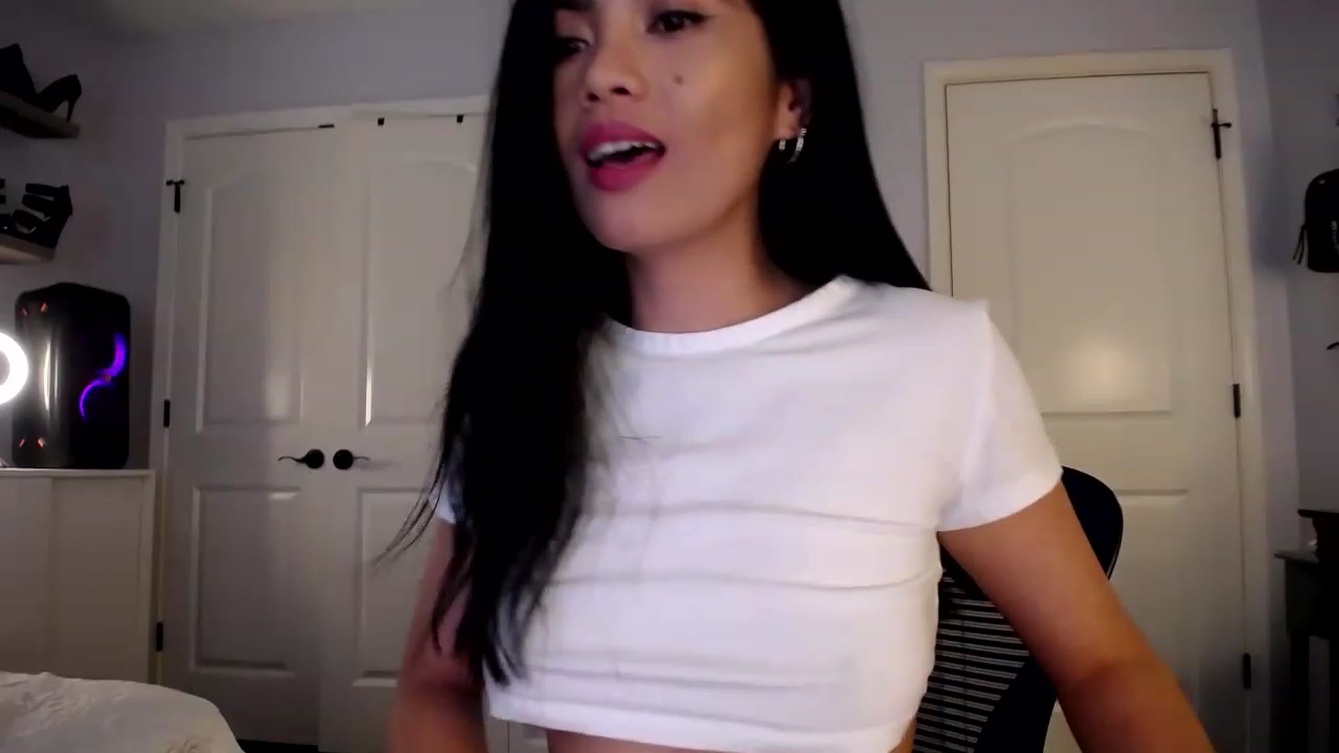 Gallery image thumbnail from AsianLuv_4U's myfreecams stream on, 07/27/2023, 17:24 image 19 of 20