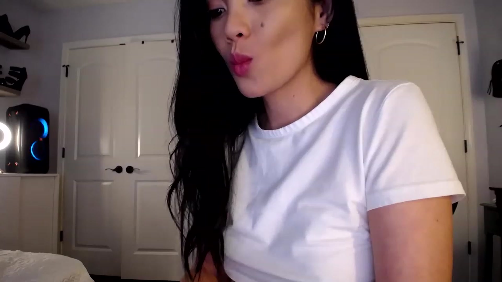 Gallery image thumbnail from AsianLuv_4U's myfreecams stream on, 07/27/2023, 17:24 image 13 of 20