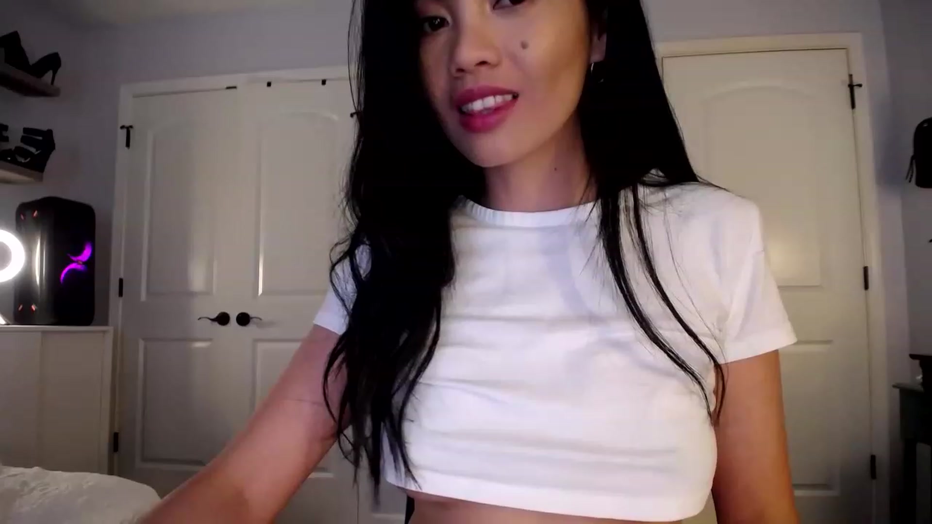 Gallery image thumbnail from AsianLuv_4U's myfreecams stream on, 07/27/2023, 17:24 image 11 of 20