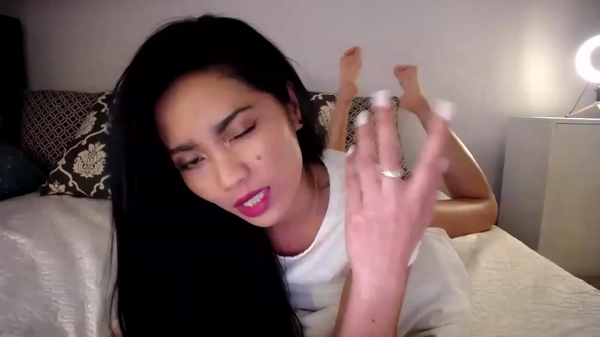 Gallery image thumbnail from AsianLuv_4U's myfreecams stream on, 07/31/2023, 16:29 image 10 of 20