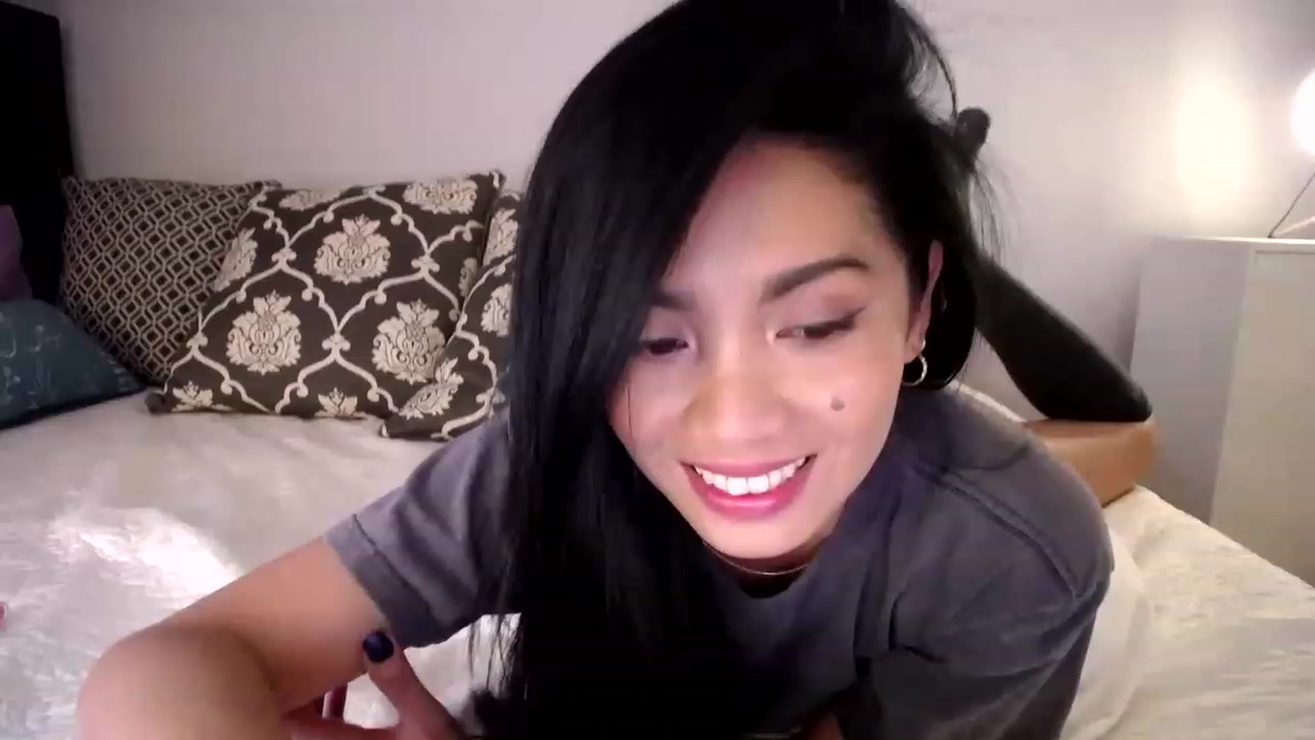 Gallery image thumbnail from AsianLuv_4U's myfreecams stream on, 08/10/2023, 17:52 image 14 of 20