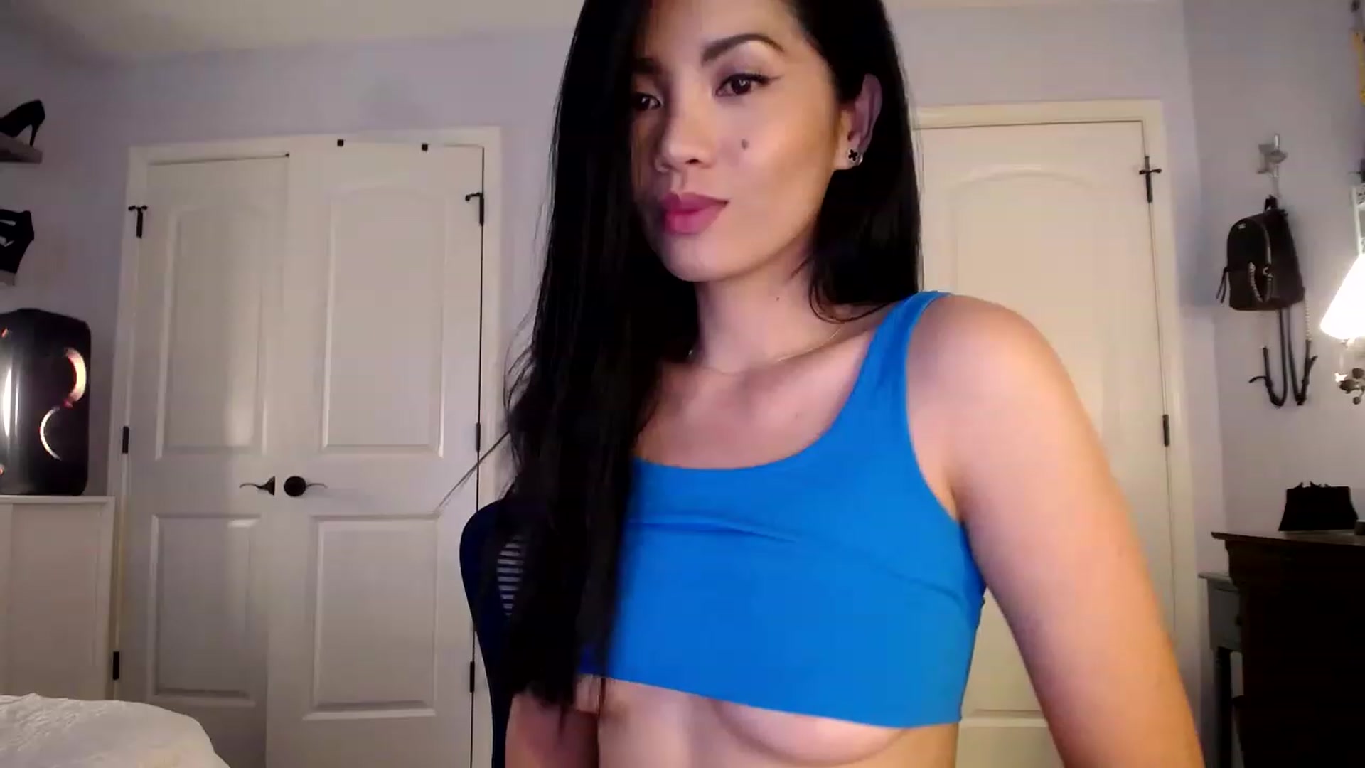 Gallery image thumbnail from AsianLuv_4U's myfreecams stream on, 08/17/2023, 18:50 image 4 of 20