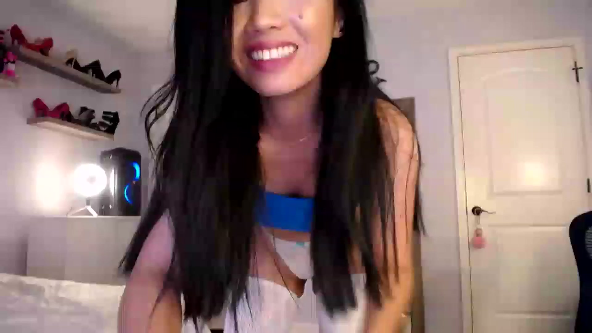 Gallery image thumbnail from AsianLuv_4U's myfreecams stream on, 08/17/2023, 19:22 image 3 of 20