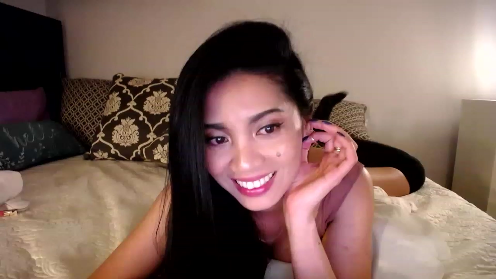 Gallery image thumbnail from AsianLuv_4U's myfreecams stream on, 08/21/2023, 02:04 image 15 of 20