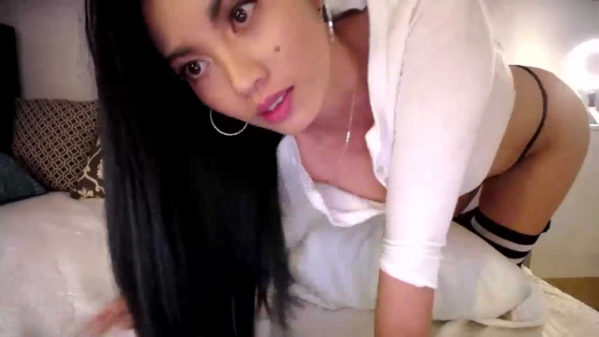 Gallery image thumbnail from AsianLuv_4U's myfreecams stream on, 08/24/2023, 17:23 image 9 of 20