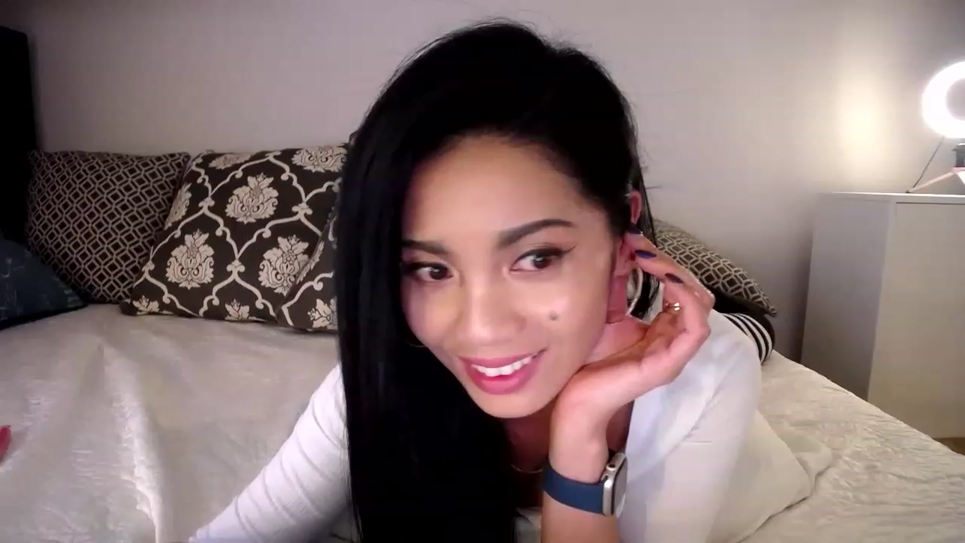 Gallery image thumbnail from AsianLuv_4U's myfreecams stream on, 08/24/2023, 19:14 image 6 of 20