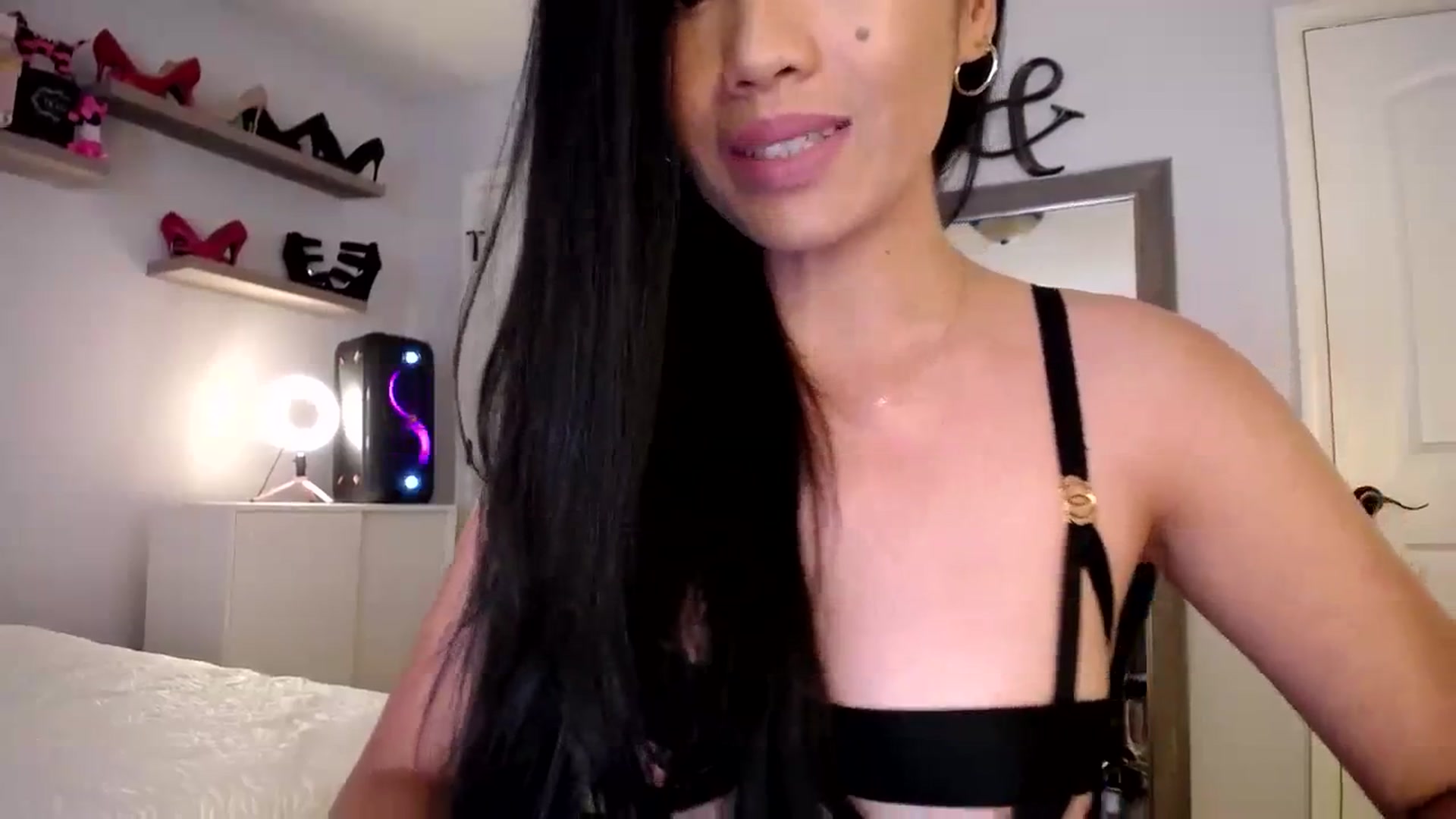 Gallery image thumbnail from AsianLuv_4U's myfreecams stream on, 09/07/2023, 16:53 image 2 of 20