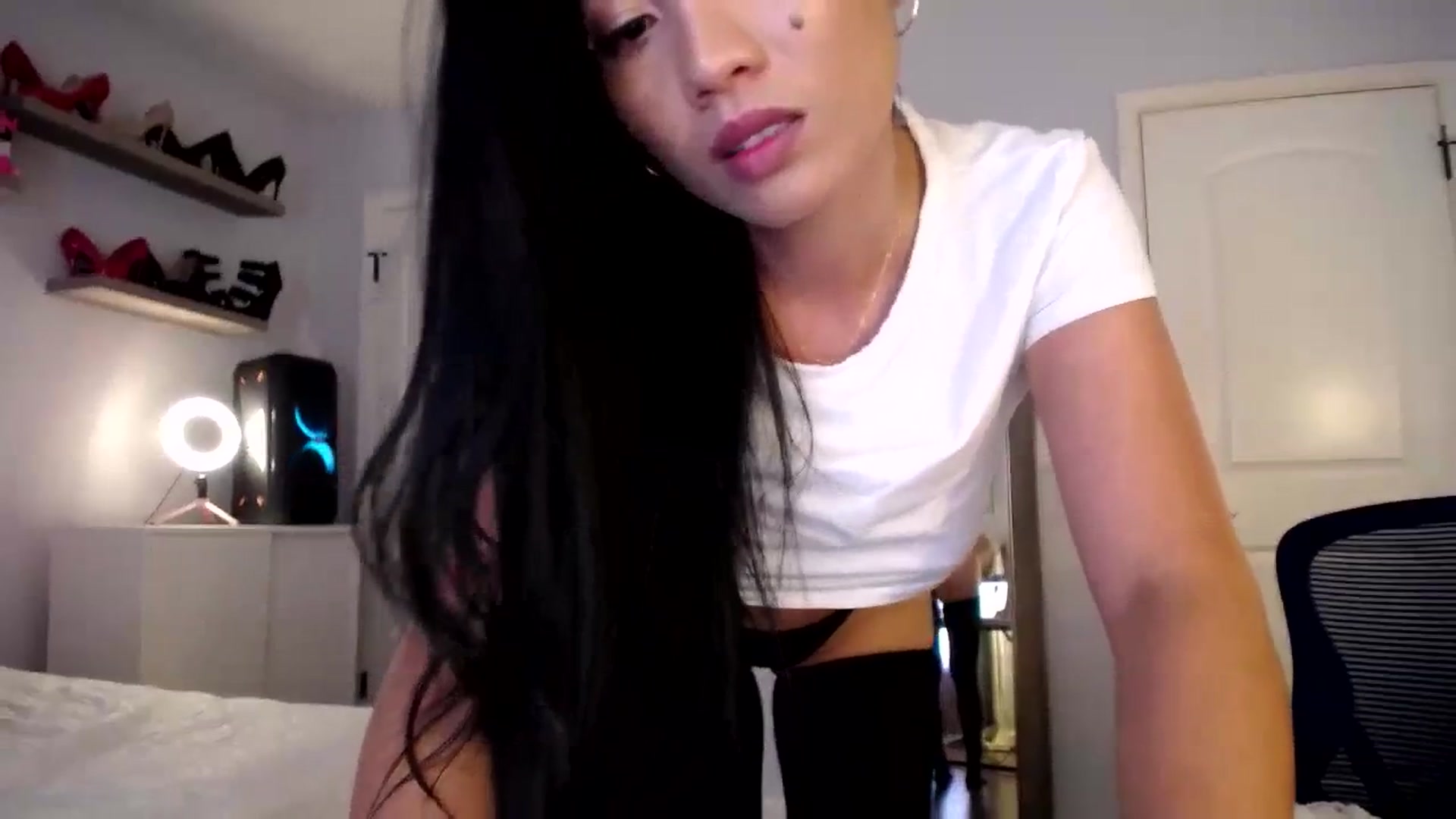 Gallery image thumbnail from AsianLuv_4U's myfreecams stream on, 09/14/2023, 18:17 image 6 of 20