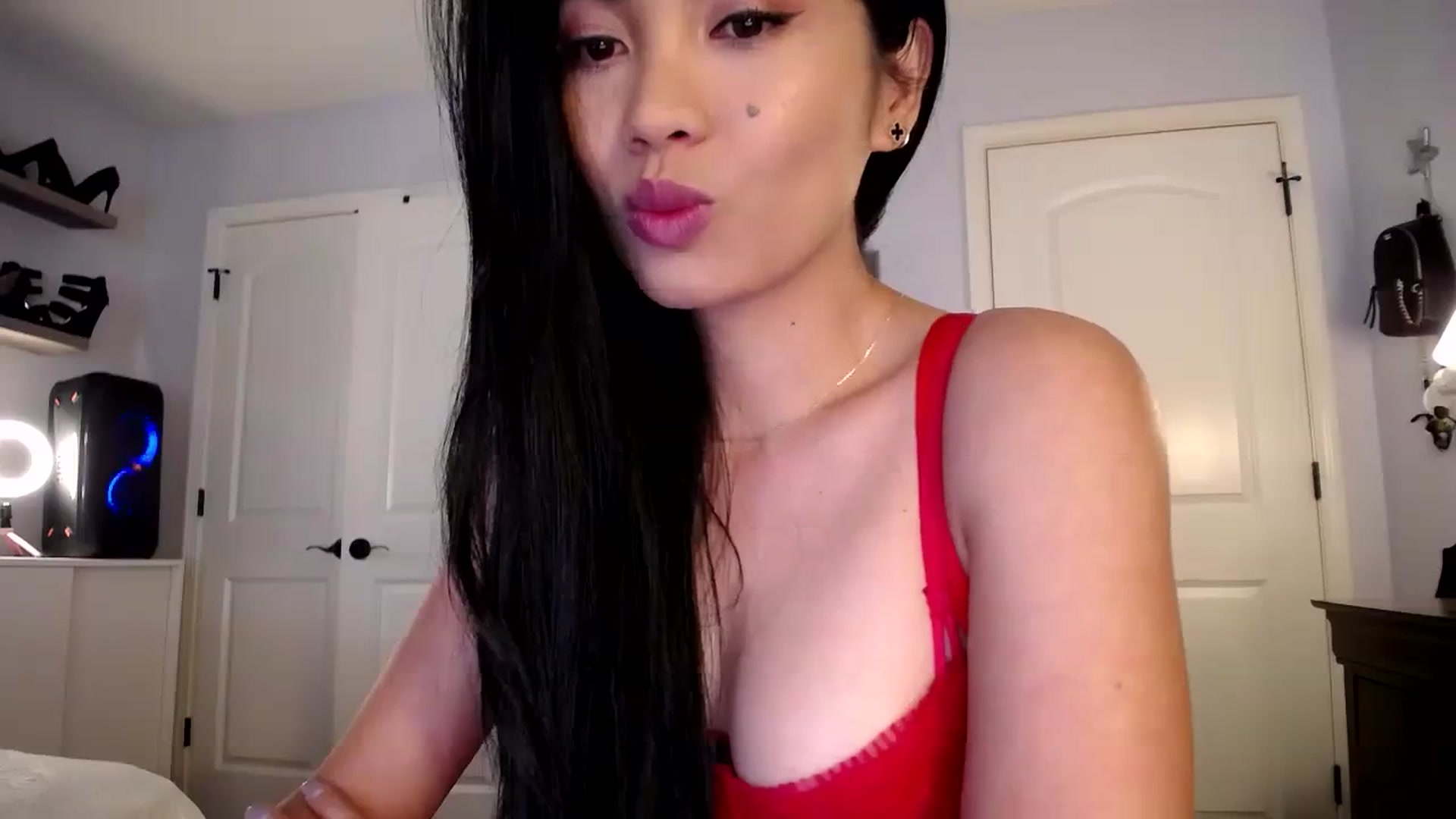 Gallery image thumbnail from AsianLuv_4U's myfreecams stream on, 09/25/2023, 16:18 image 2 of 20