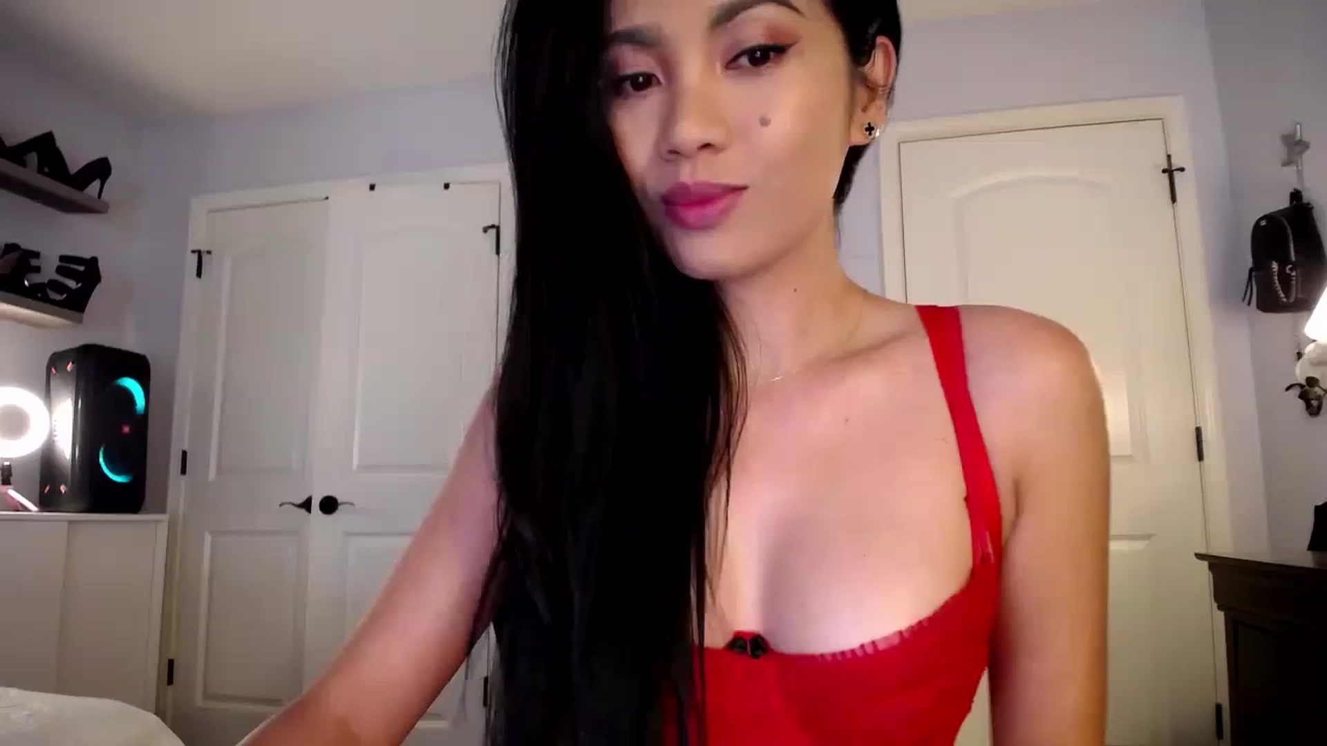 Gallery image thumbnail from AsianLuv_4U's myfreecams stream on, 09/25/2023, 16:18 image 1 of 20