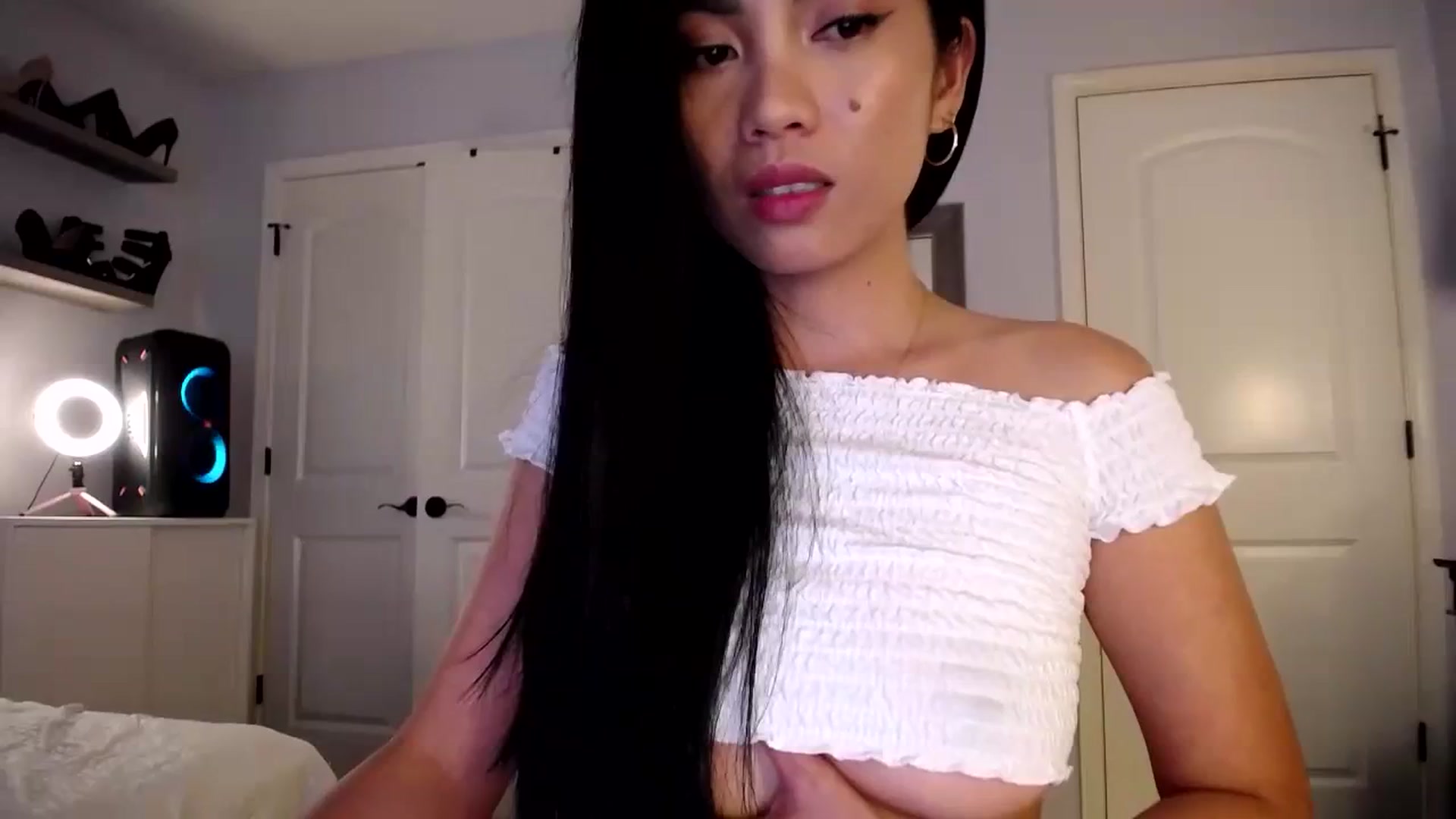 Gallery image thumbnail from AsianLuv_4U's myfreecams stream on, 09/28/2023, 18:56 image 17 of 20