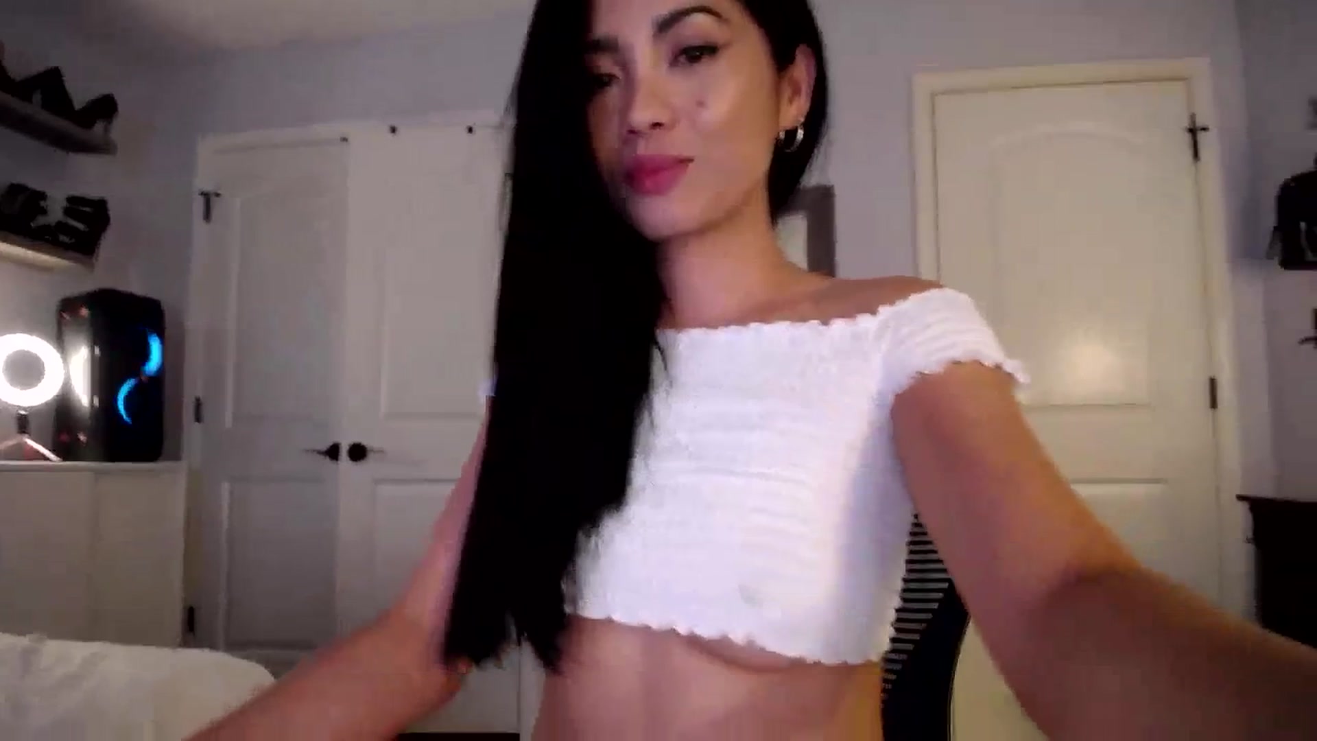 Gallery image thumbnail from AsianLuv_4U's myfreecams stream on, 09/28/2023, 18:56 image 3 of 20
