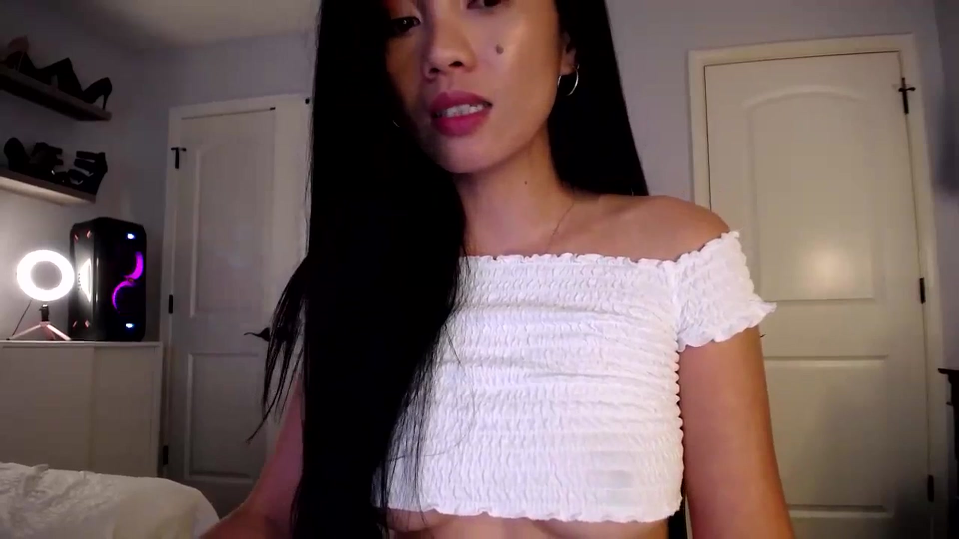 Gallery image thumbnail from AsianLuv_4U's myfreecams stream on, 09/28/2023, 18:56 image 16 of 20