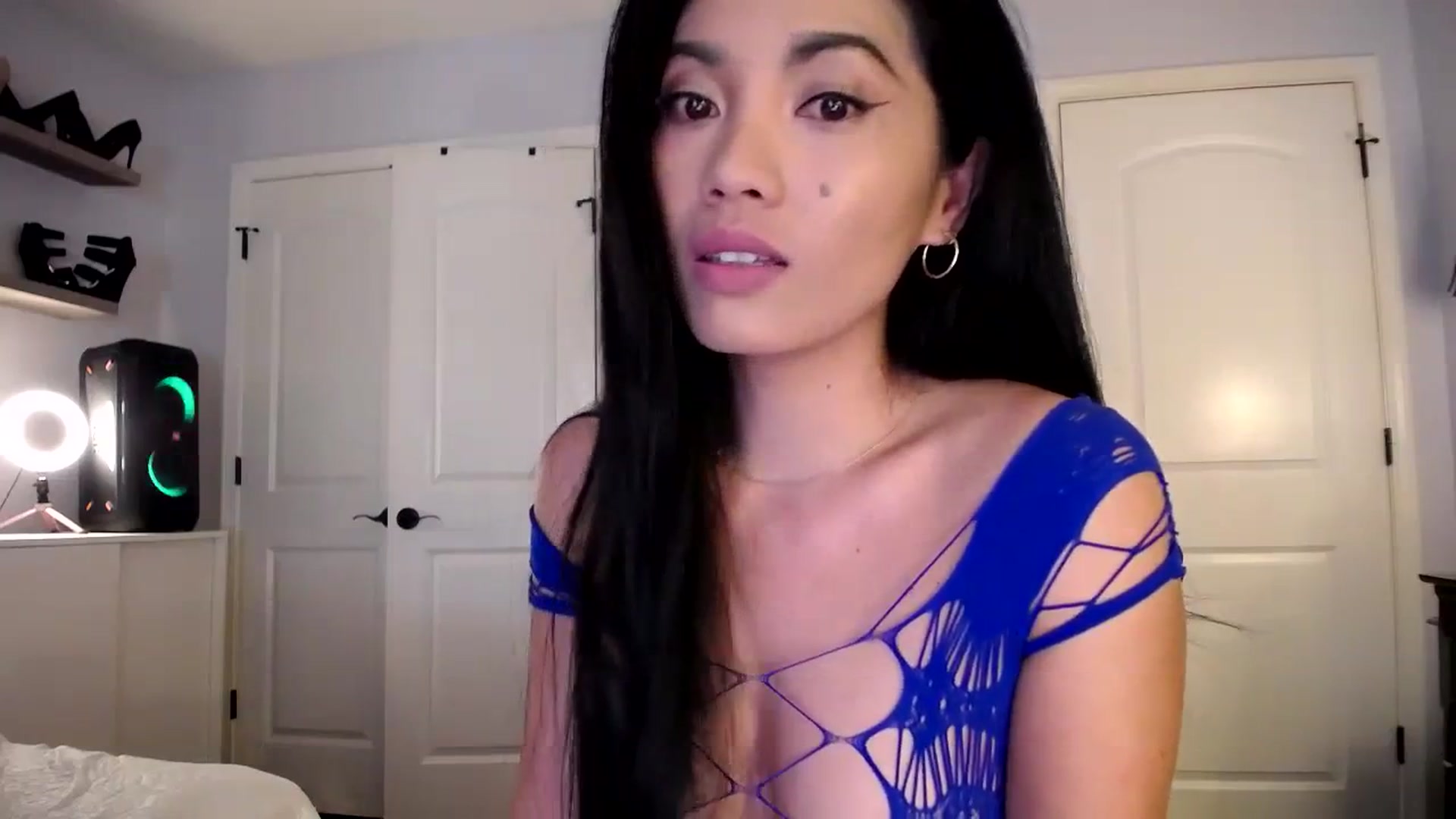 Gallery image thumbnail from AsianLuv_4U's myfreecams stream on, 10/09/2023, 16:23 image 4 of 20