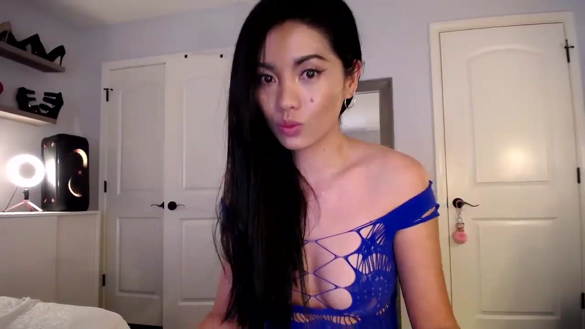 Gallery image thumbnail from AsianLuv_4U's myfreecams stream on, 10/09/2023, 17:30 image 20 of 20