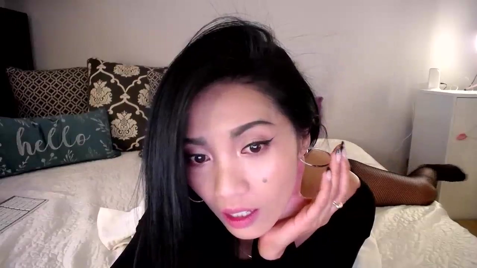 Gallery image thumbnail from AsianLuv_4U's myfreecams stream on, 10/12/2023, 16:28 image 16 of 20