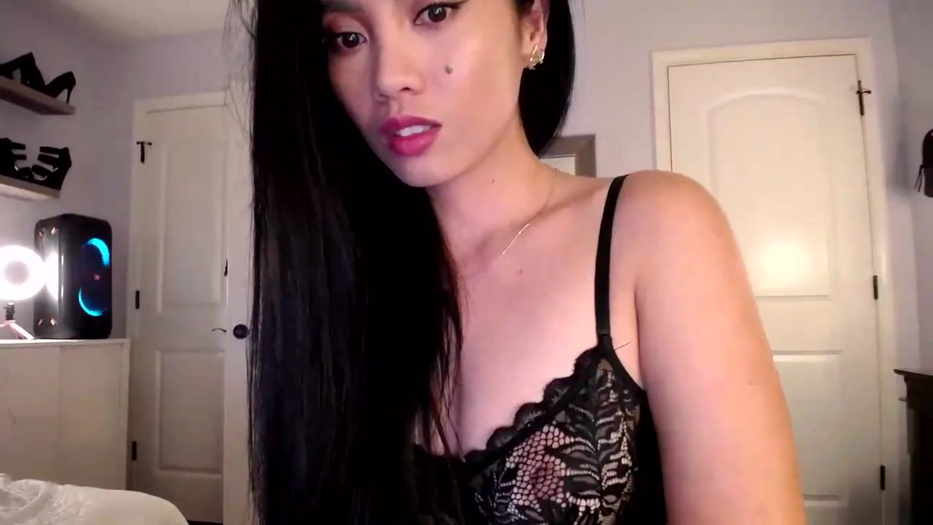 Gallery image thumbnail from AsianLuv_4U's myfreecams stream on, 10/16/2023, 19:20 image 20 of 20