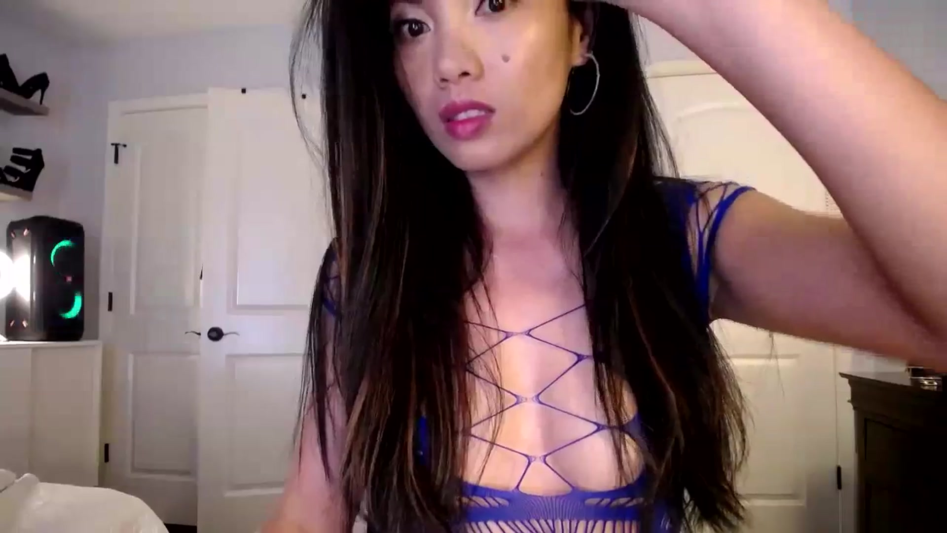 Gallery image thumbnail from AsianLuv_4U's myfreecams stream on, 10/23/2023, 17:08 image 20 of 20