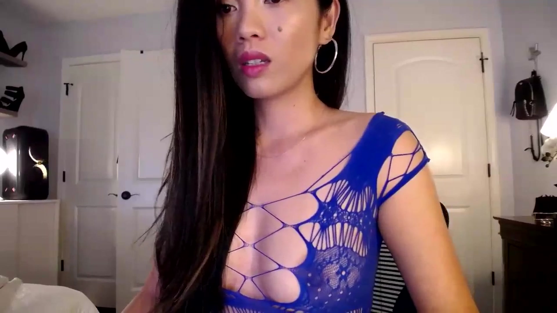 Gallery image thumbnail from AsianLuv_4U's myfreecams stream on, 10/23/2023, 17:08 image 19 of 20