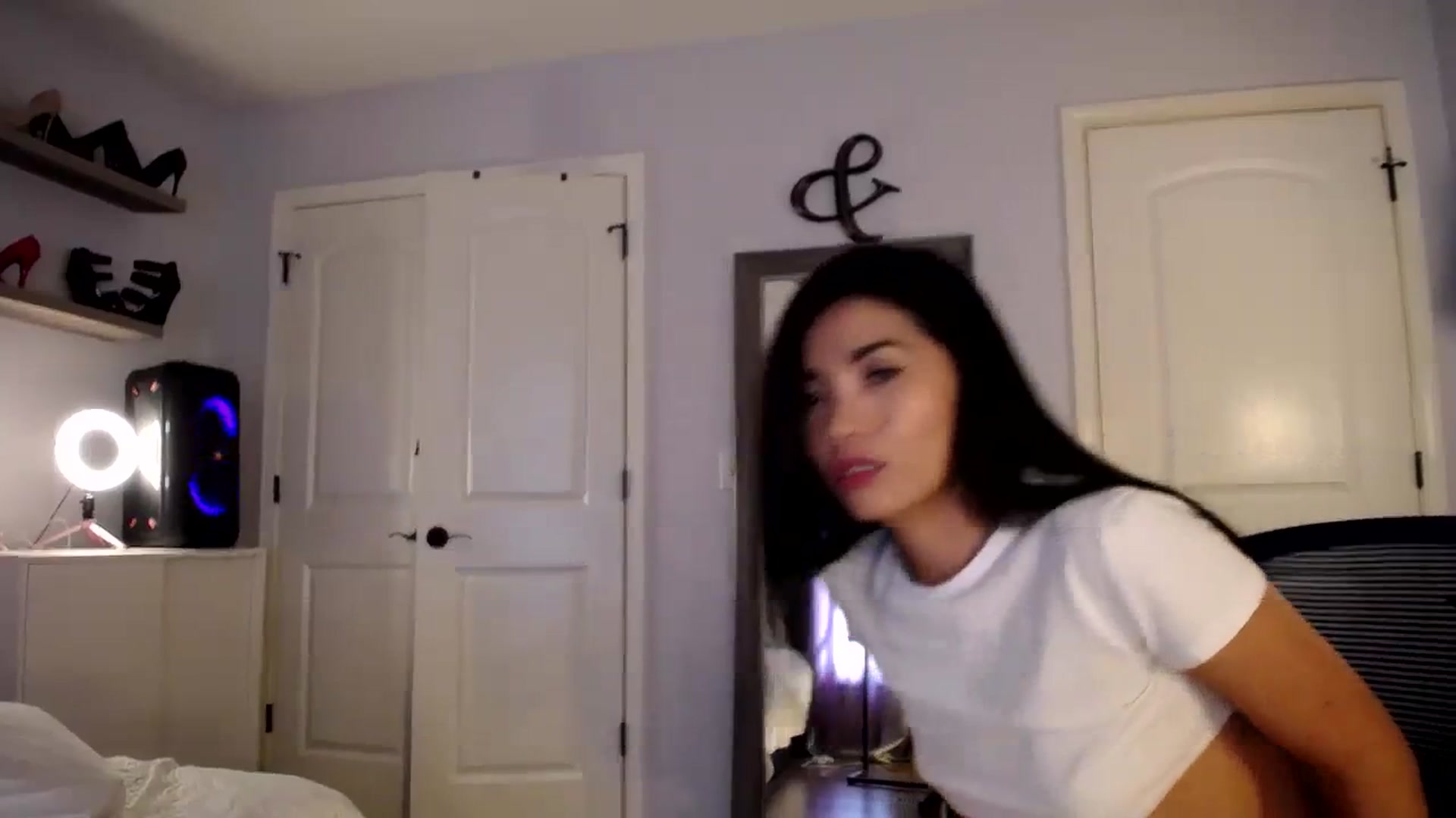 Gallery image thumbnail from AsianLuv_4U's myfreecams stream on, 10/26/2023, 18:04 image 13 of 20