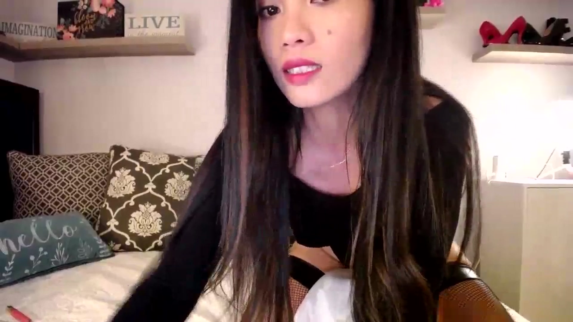 Gallery image thumbnail from AsianLuv_4U's myfreecams stream on, 10/30/2023, 16:49 image 15 of 20