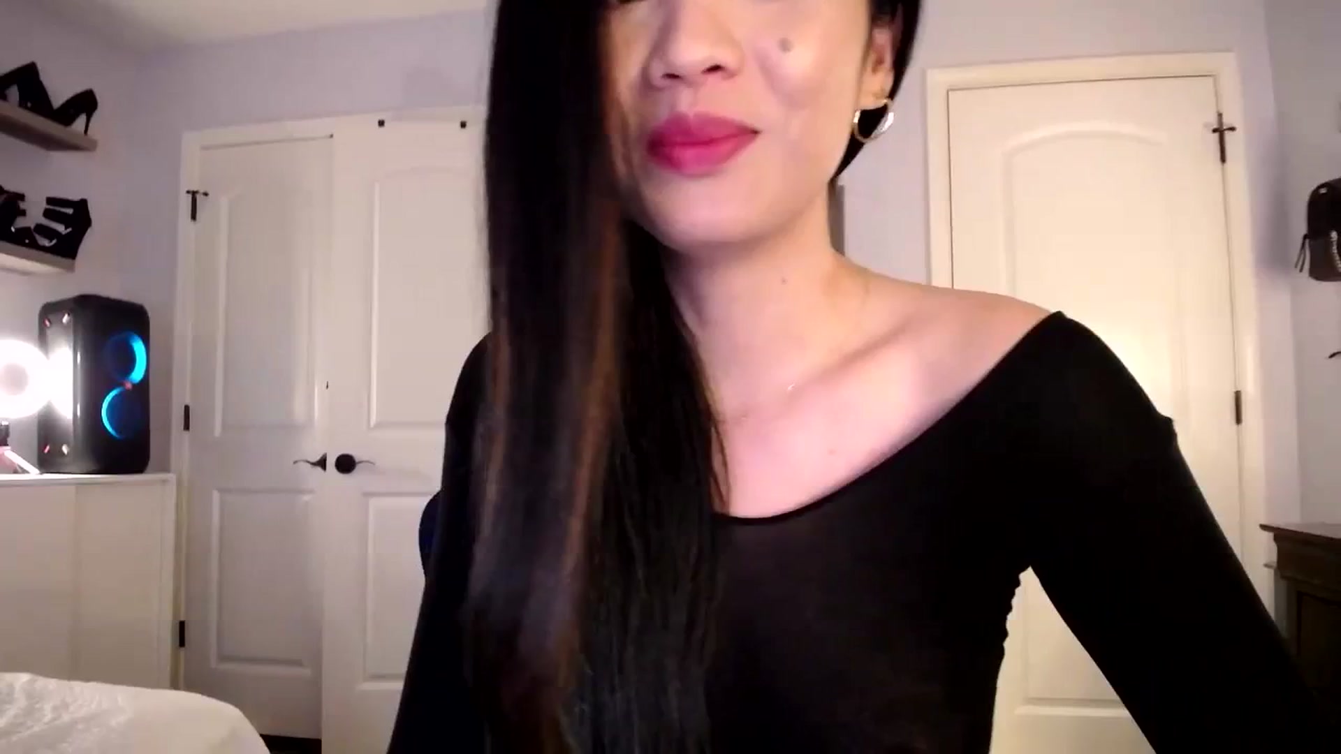 Gallery image thumbnail from AsianLuv_4U's myfreecams stream on, 10/30/2023, 18:38 image 16 of 20