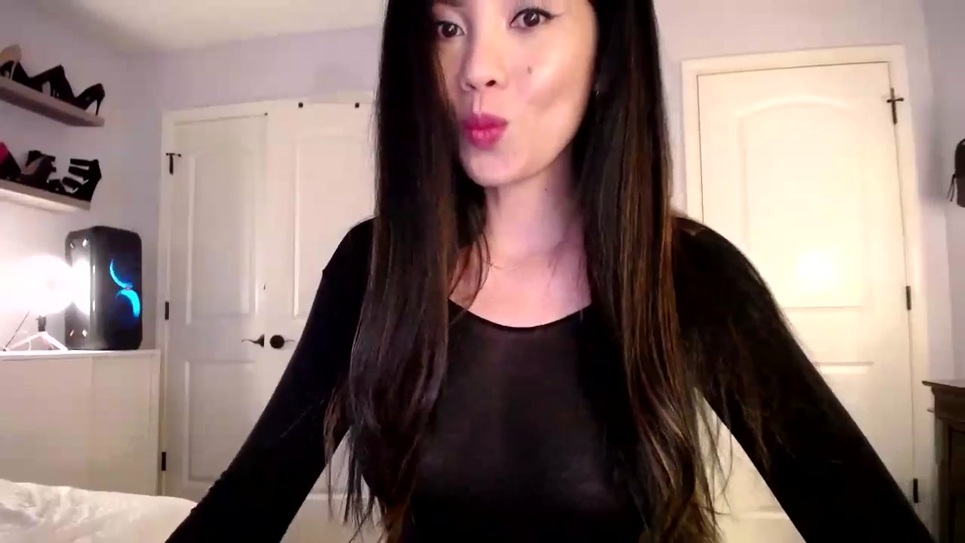 Gallery image thumbnail from AsianLuv_4U's myfreecams stream on, 10/30/2023, 18:38 image 15 of 20